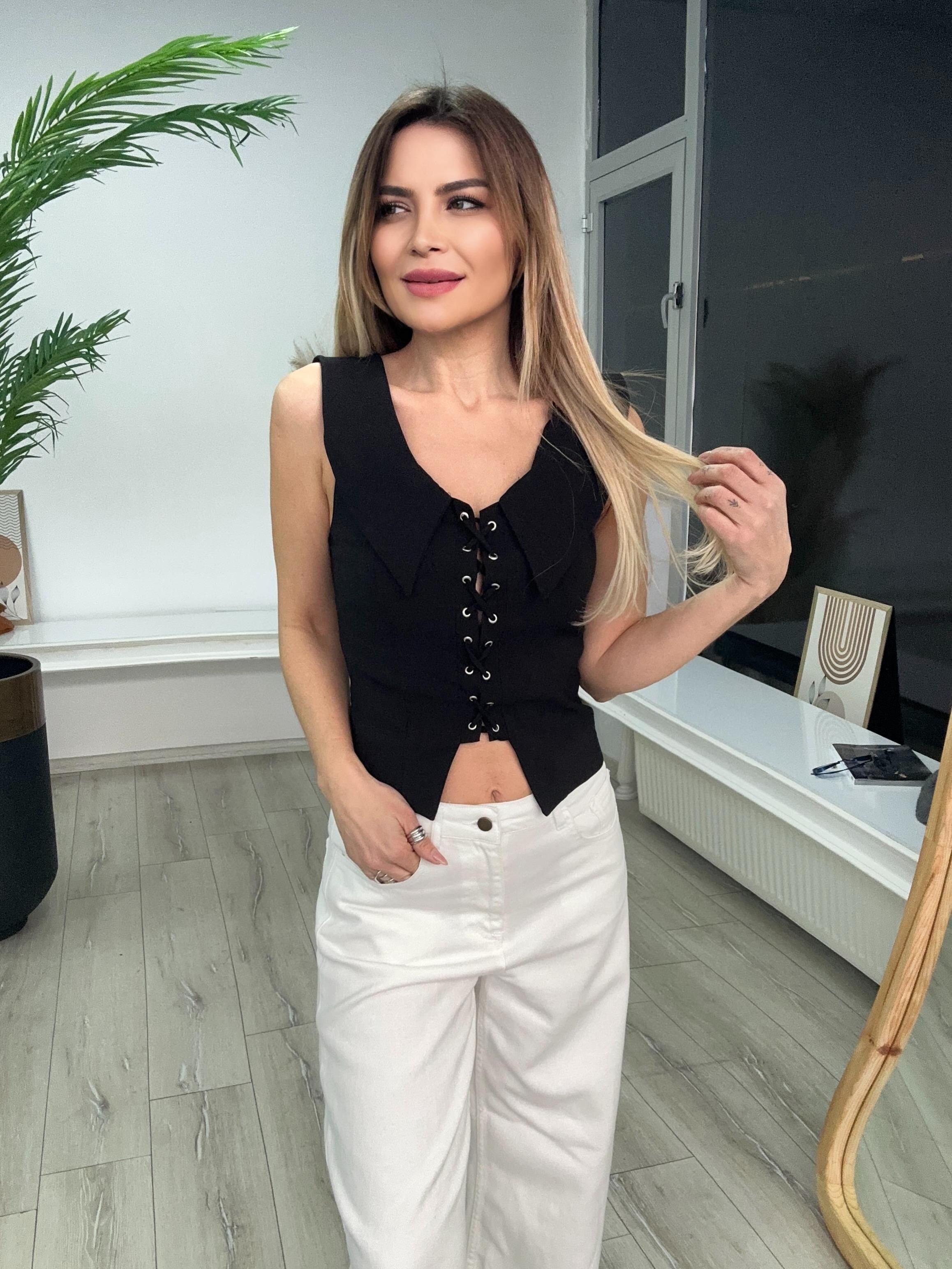 Siyah Ön Kuş Gözlü Bluz 