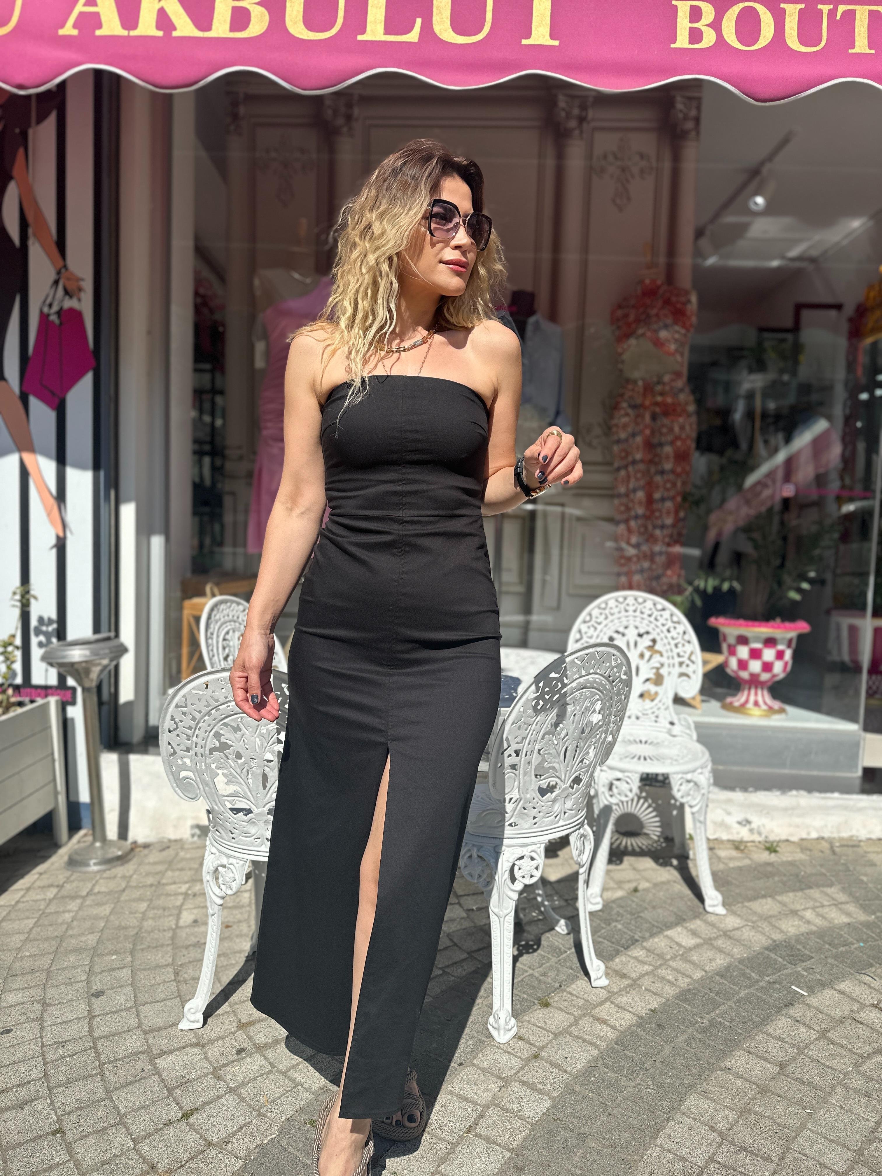 Siyah Straplez Önü Yırtmaçlı Elbise 