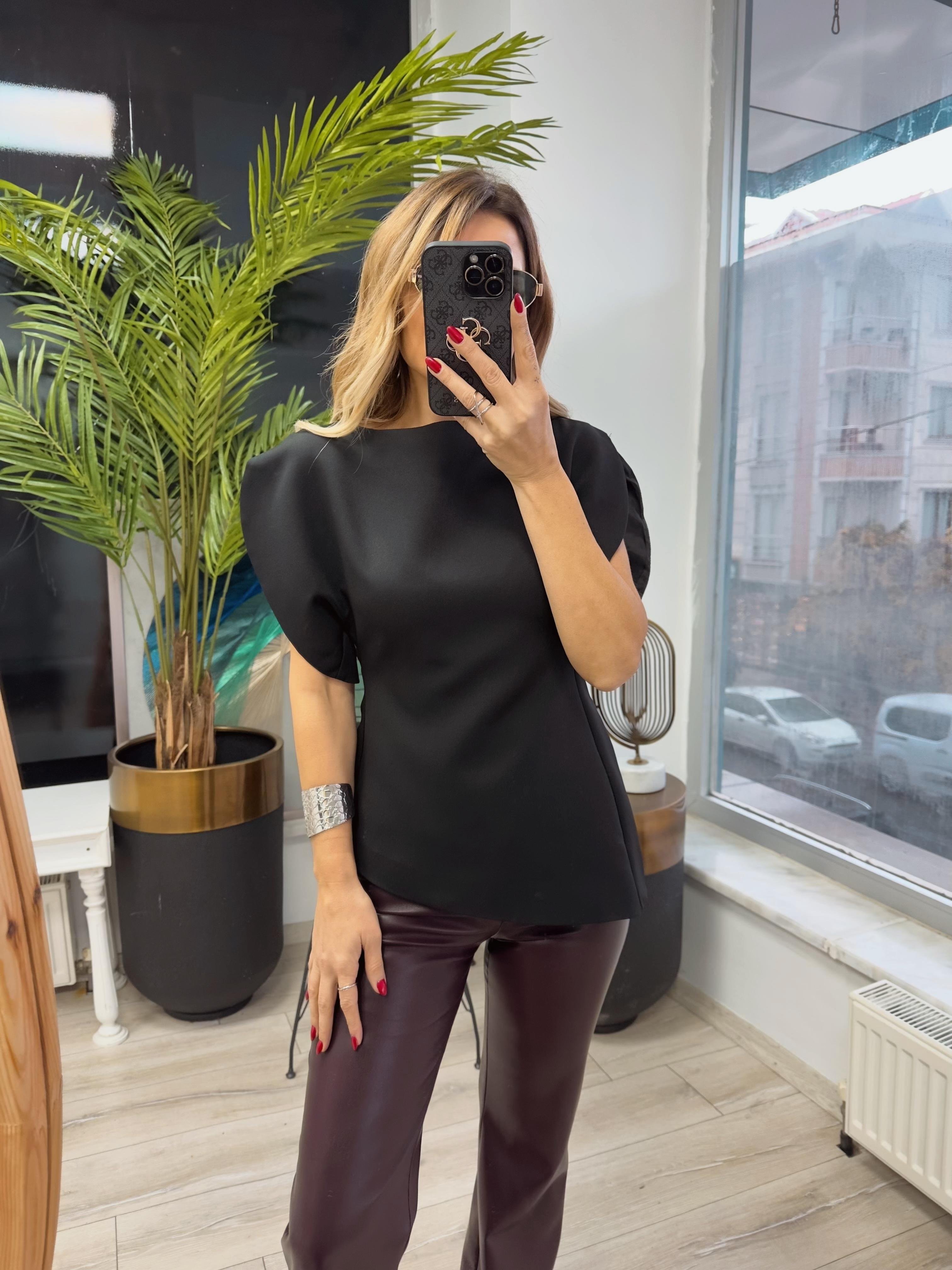 Siyah Tasarım Bluz