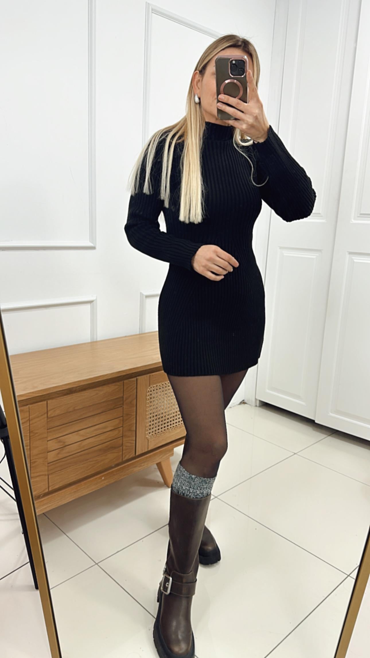 Siyah Triko Elbise