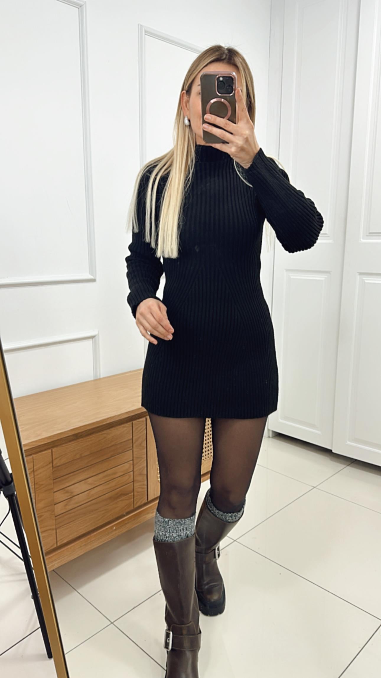 Siyah Triko Elbise