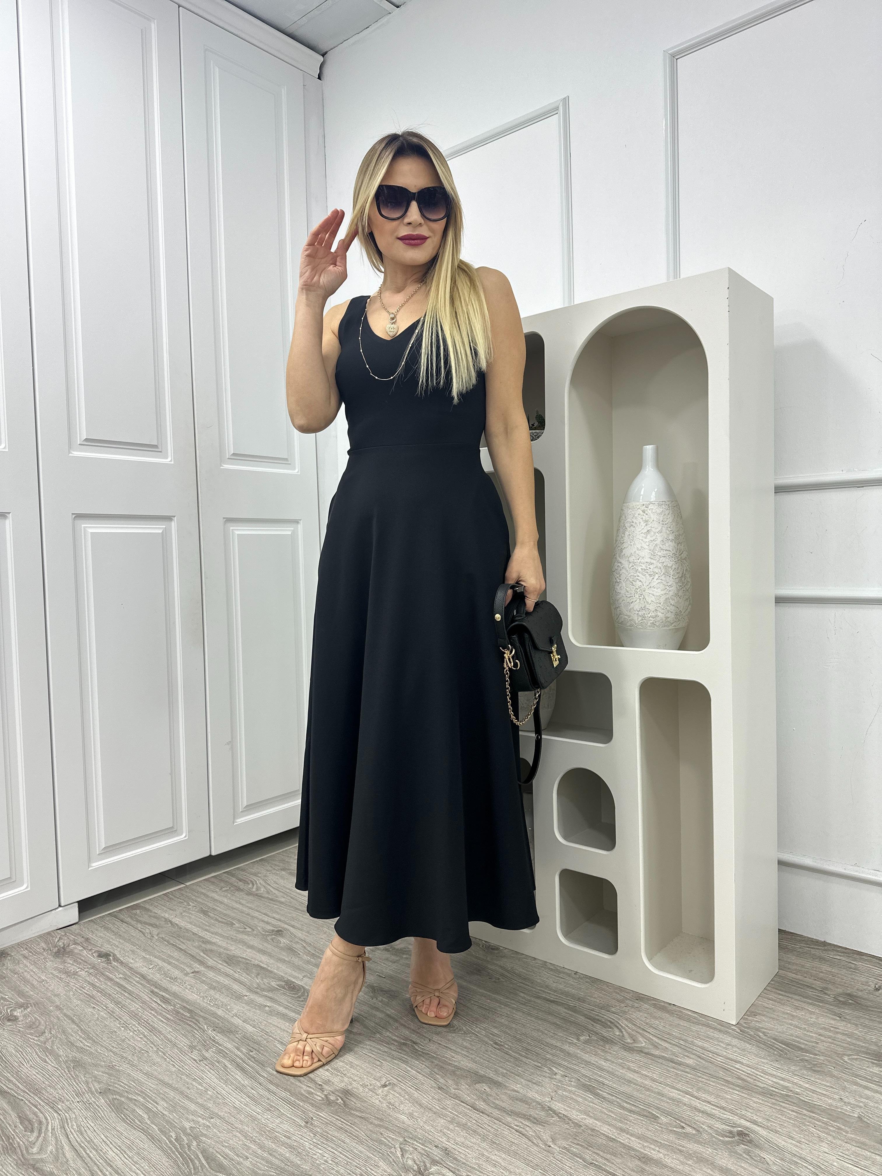 Siyah V Yaka Maxi Elbise 