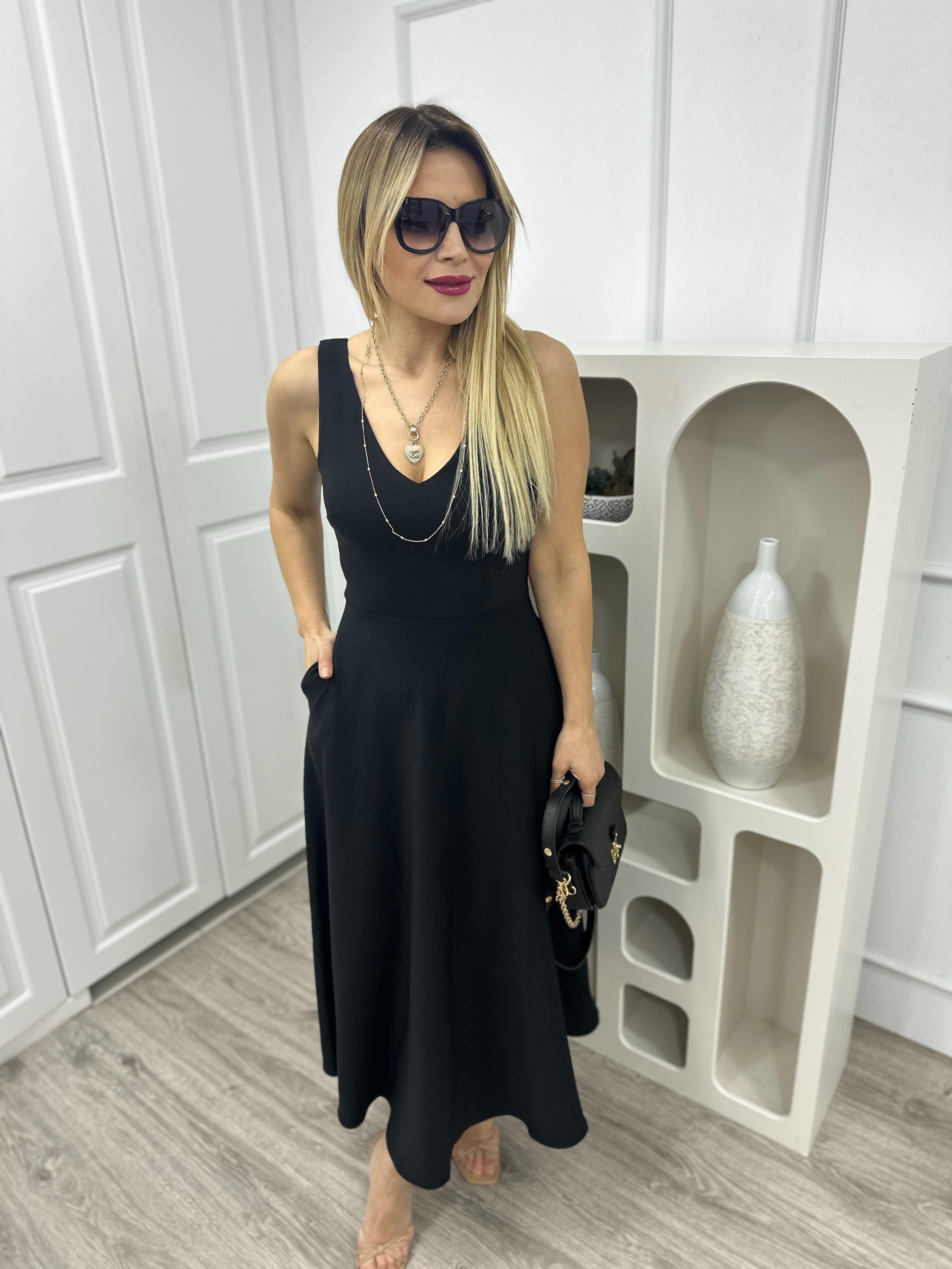Siyah V Yaka Maxi Elbise 