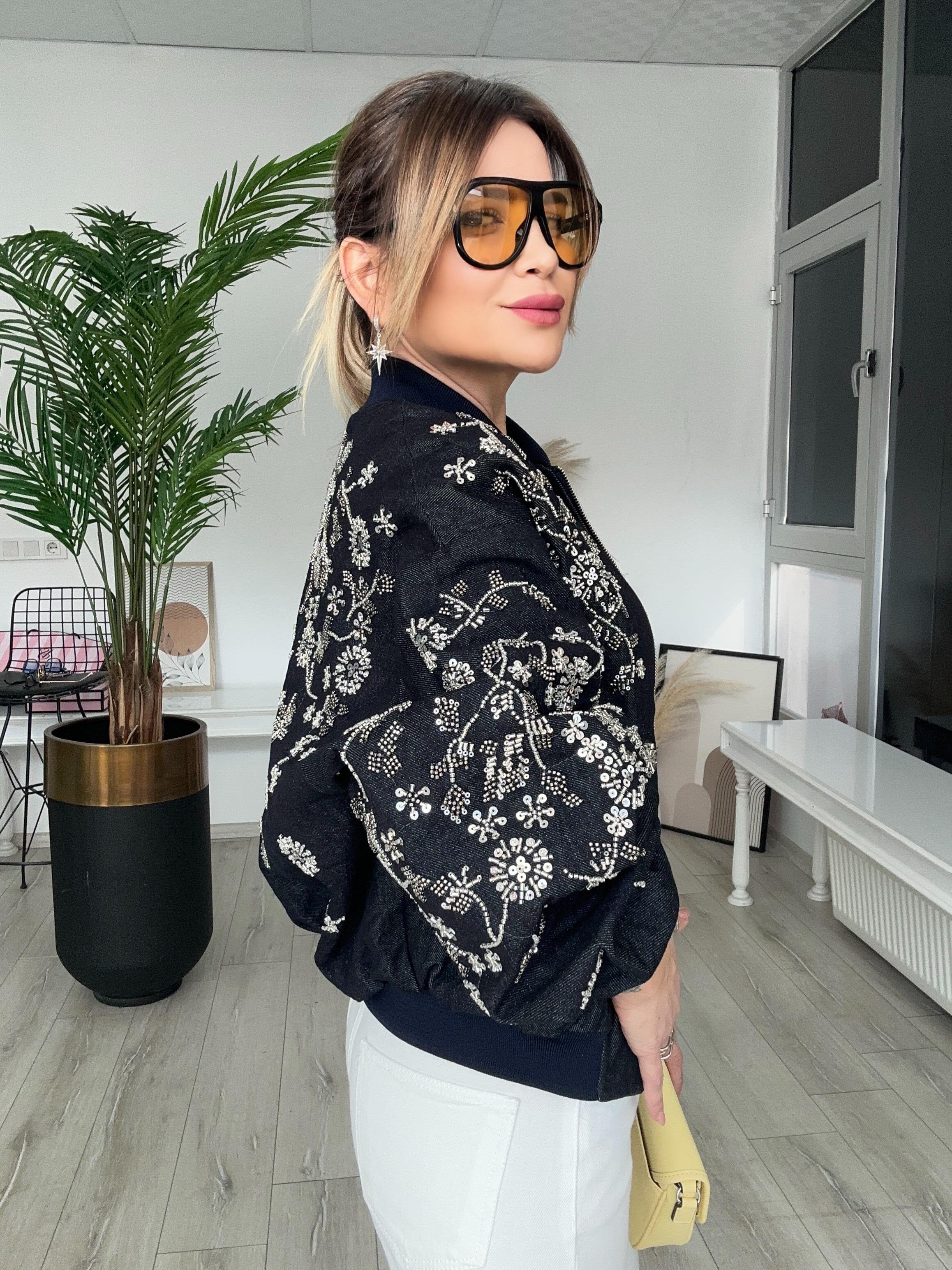 Taş Detaylı Tasarım Denim Ceket
