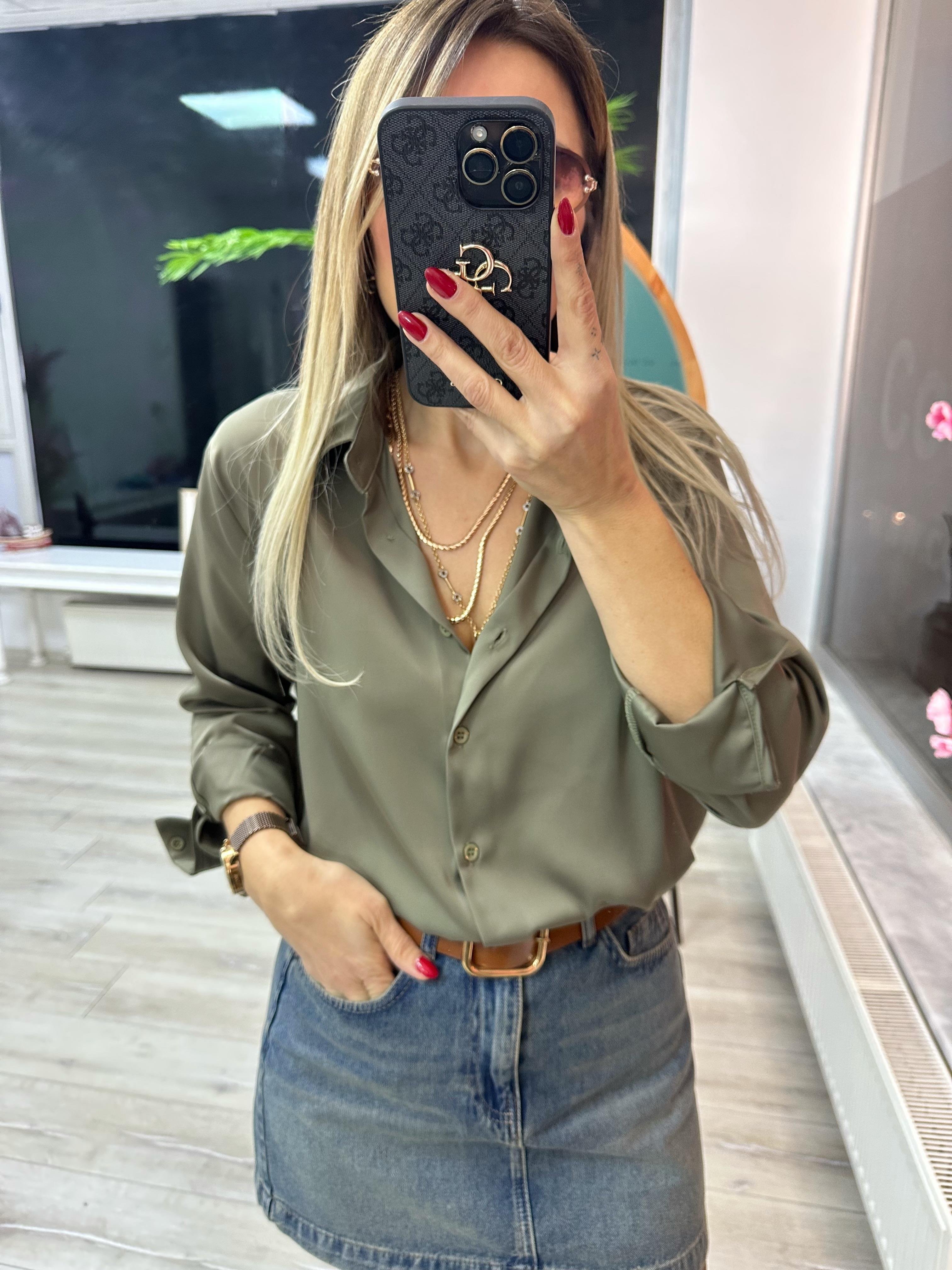 Yeşil Saten Gömlek 