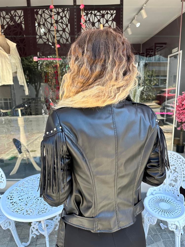 Zımbalı Püsküllü Deri Ceket