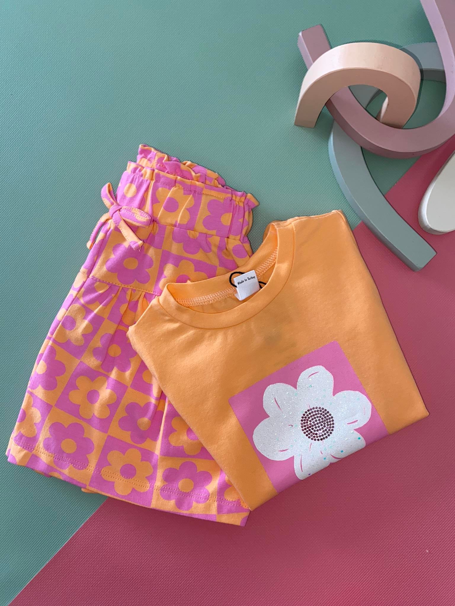 Çiçekli Şortlu Takım