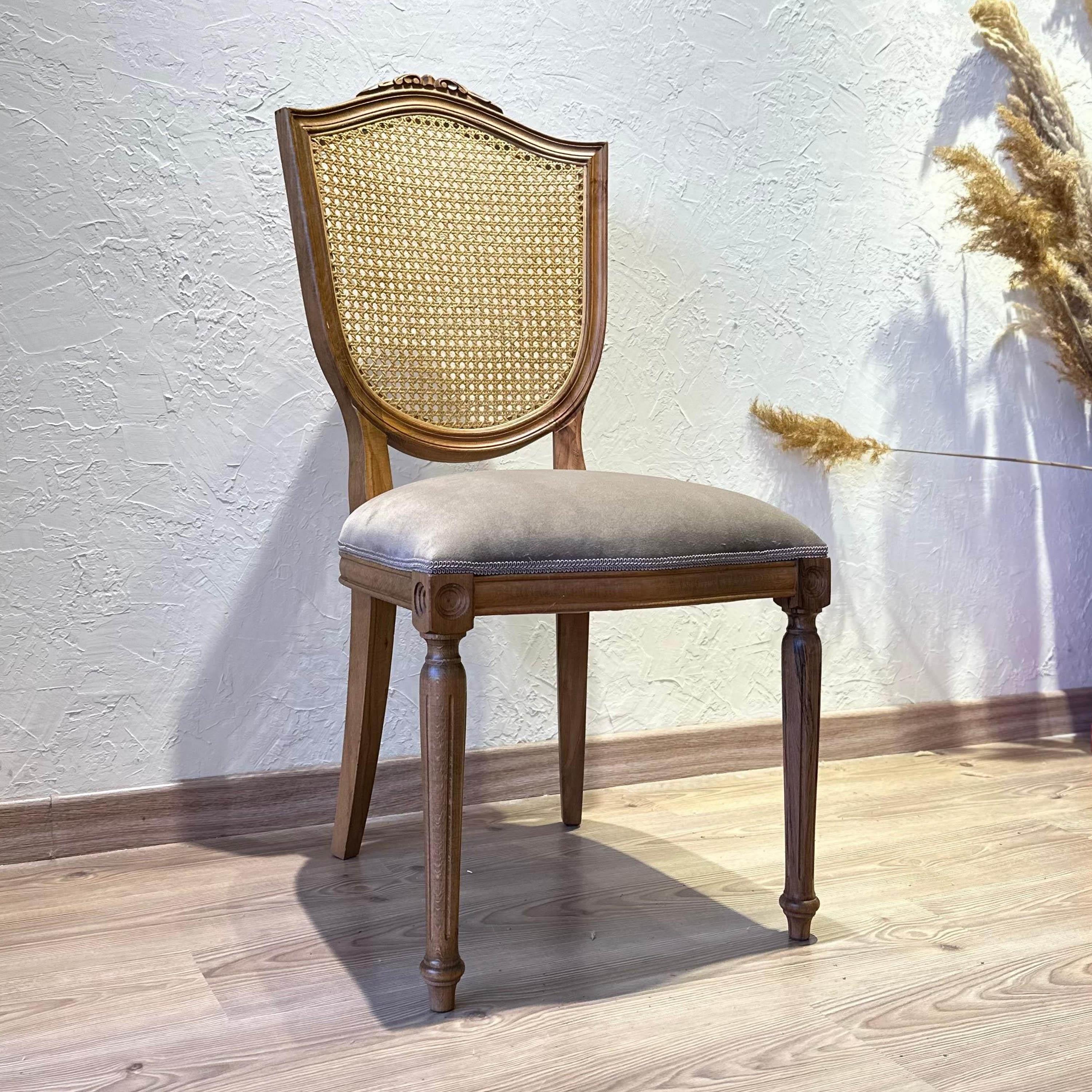 Etiwood Goblet SandalyeEtiwood Goblet SandalyeSandalyelerEtiwood Goblet Sandalye