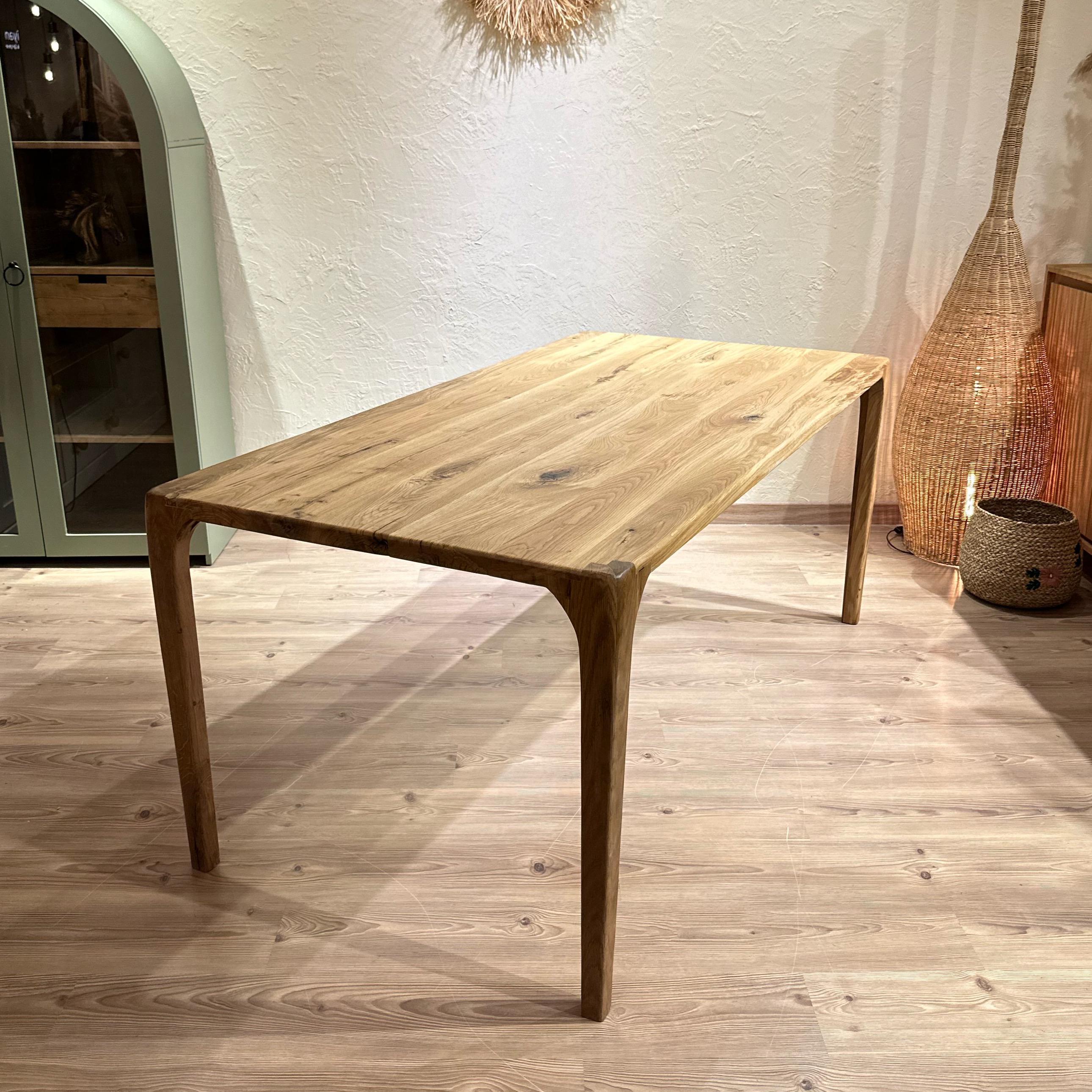 Etiwood Hook Meşe Yemek Masası   Etiwood Hook Meşe Yemek MasasıYemek MasalarıEtiwood Hook Meşe Yemek Masası   