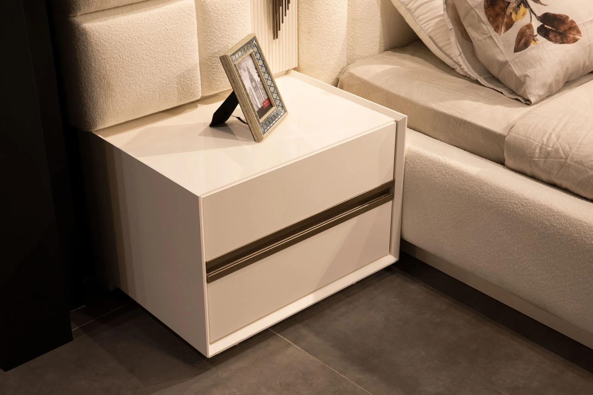 Aura Bed Room Set