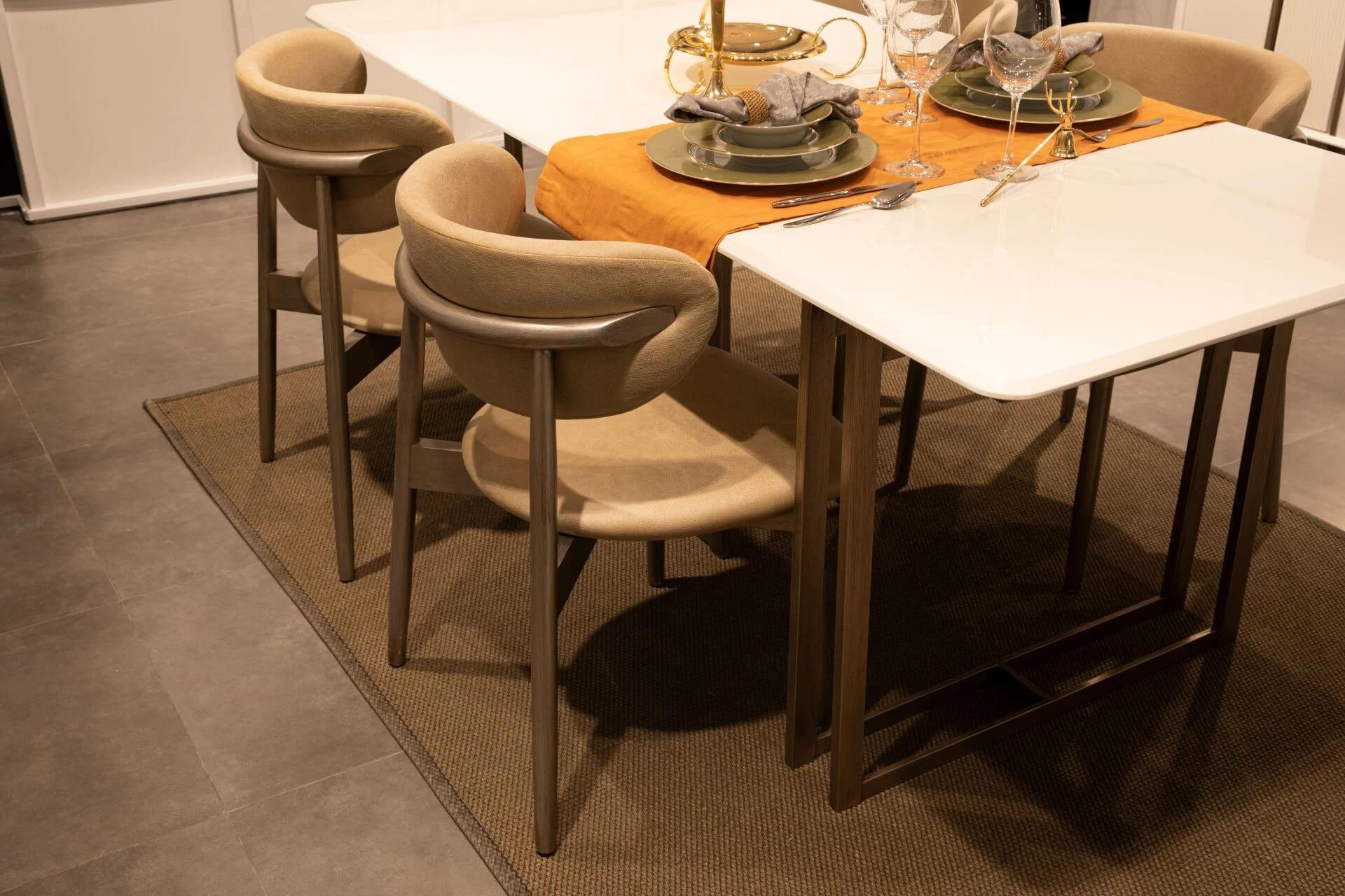 Aura Dining Room Set