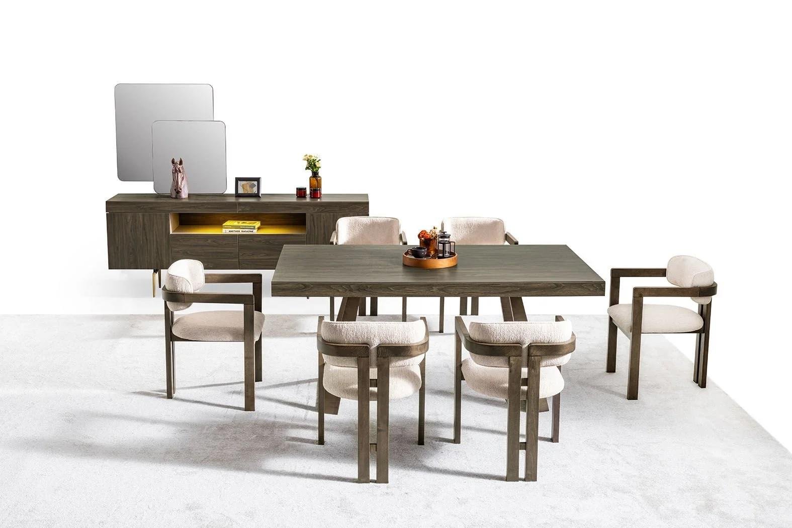 Barcelona Dinig Room