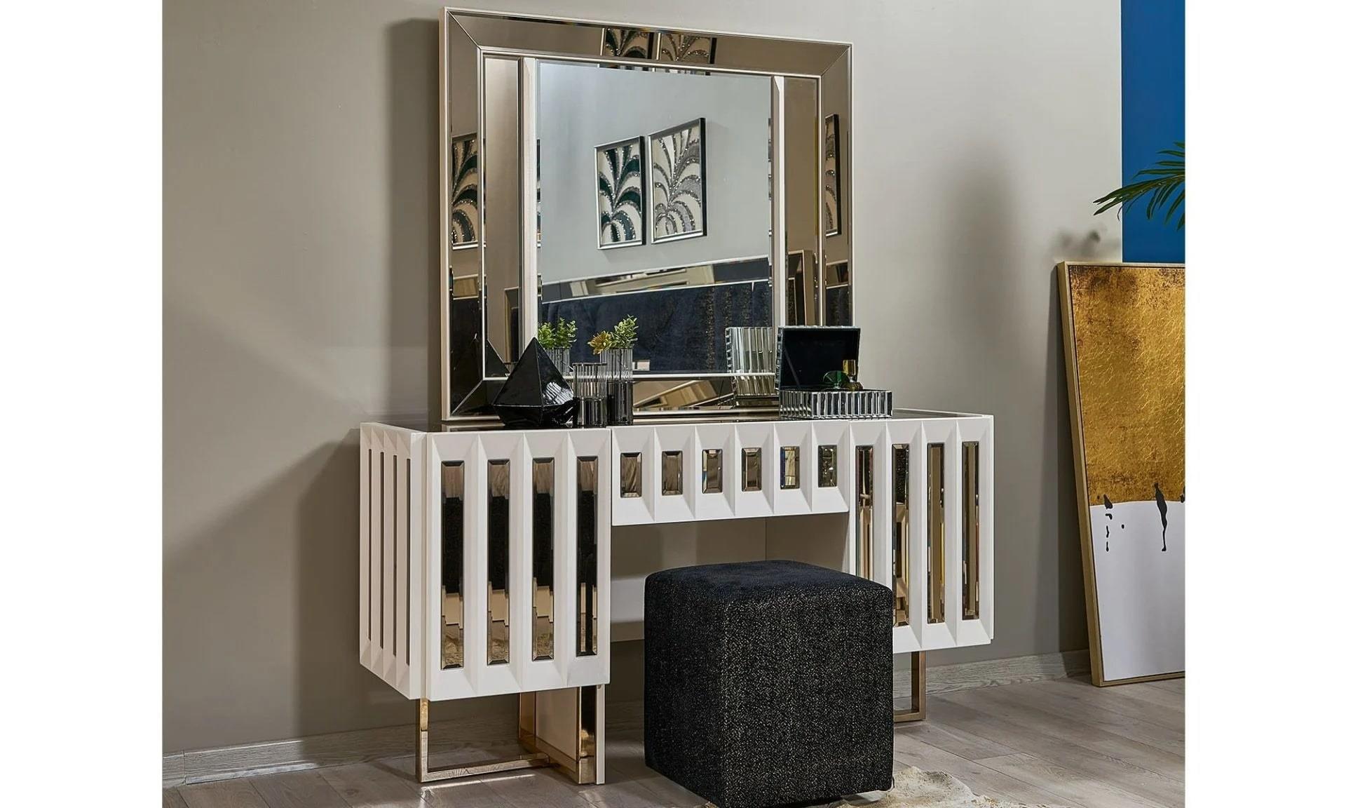 Diamond Modern Bedroom Set