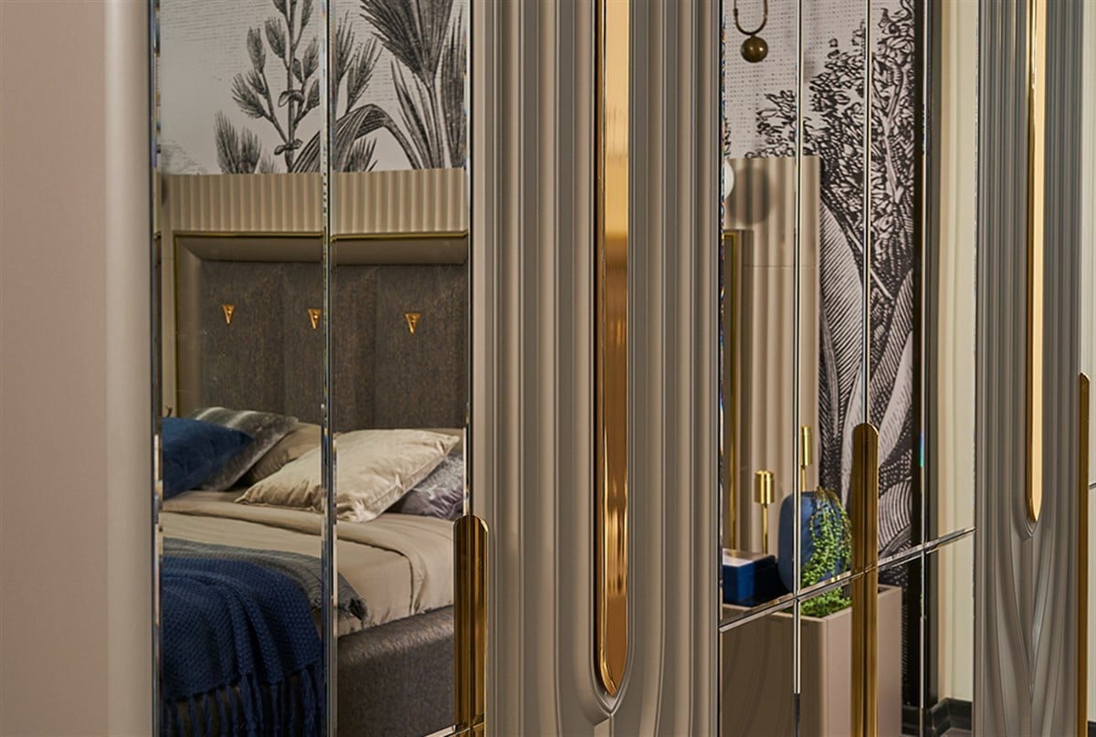 Quintessential Bed Room Set