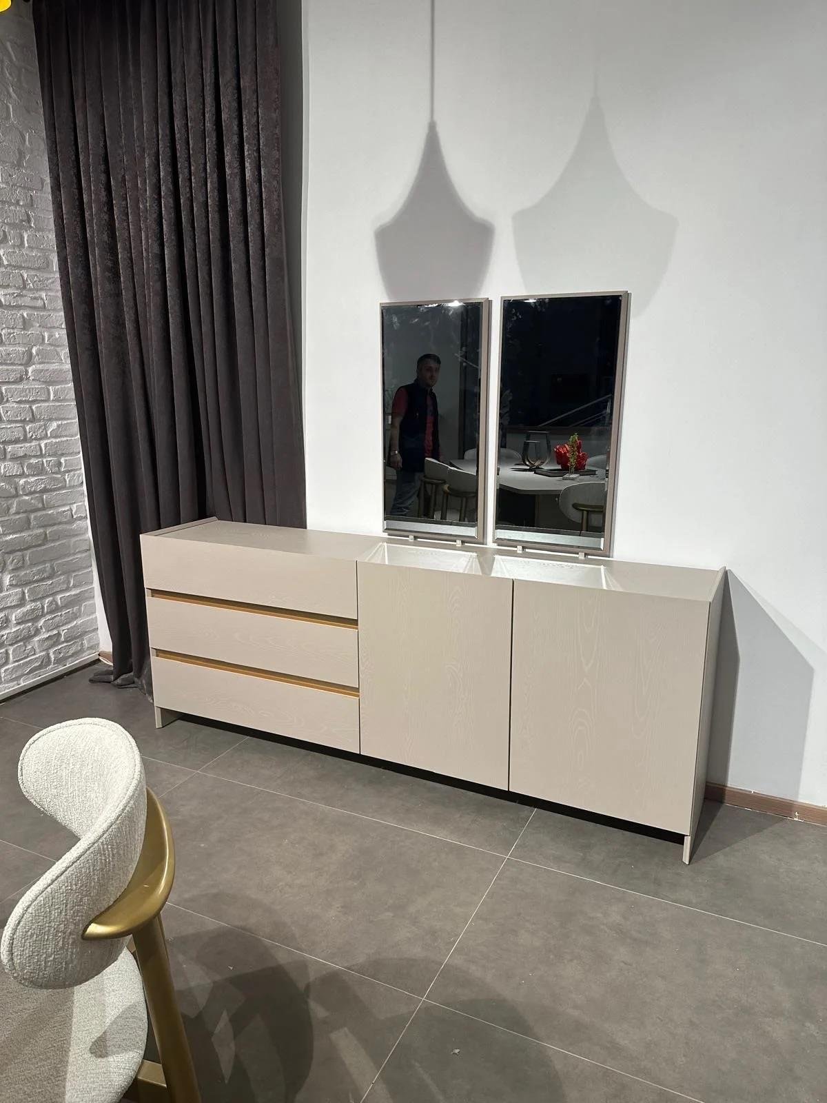 Roma Dining Room Set
