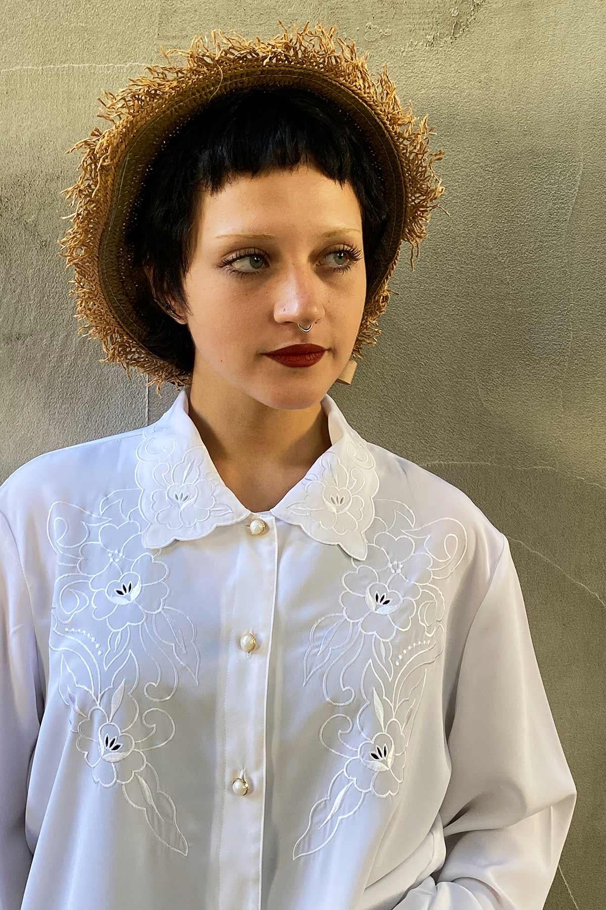 Vintage Beyaz Gömlek