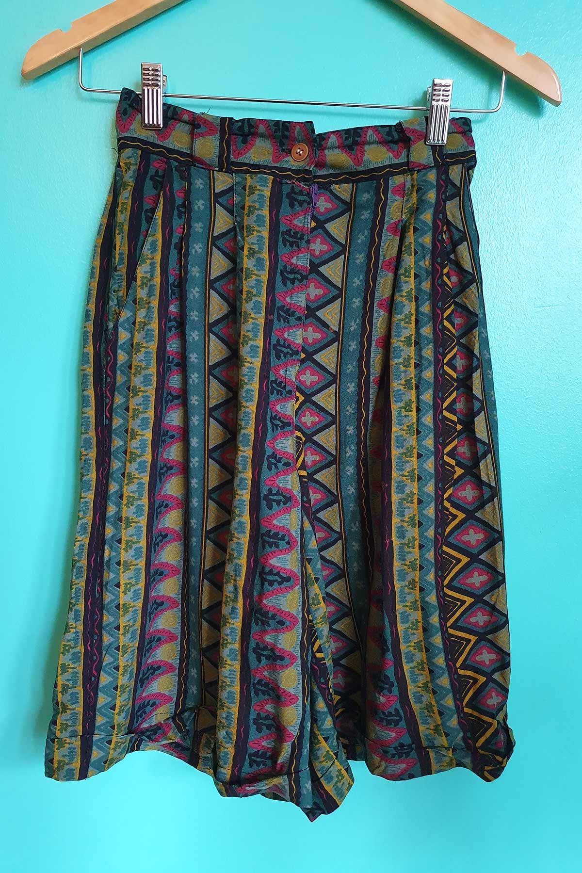 Vintage Desenli Viskon Şort