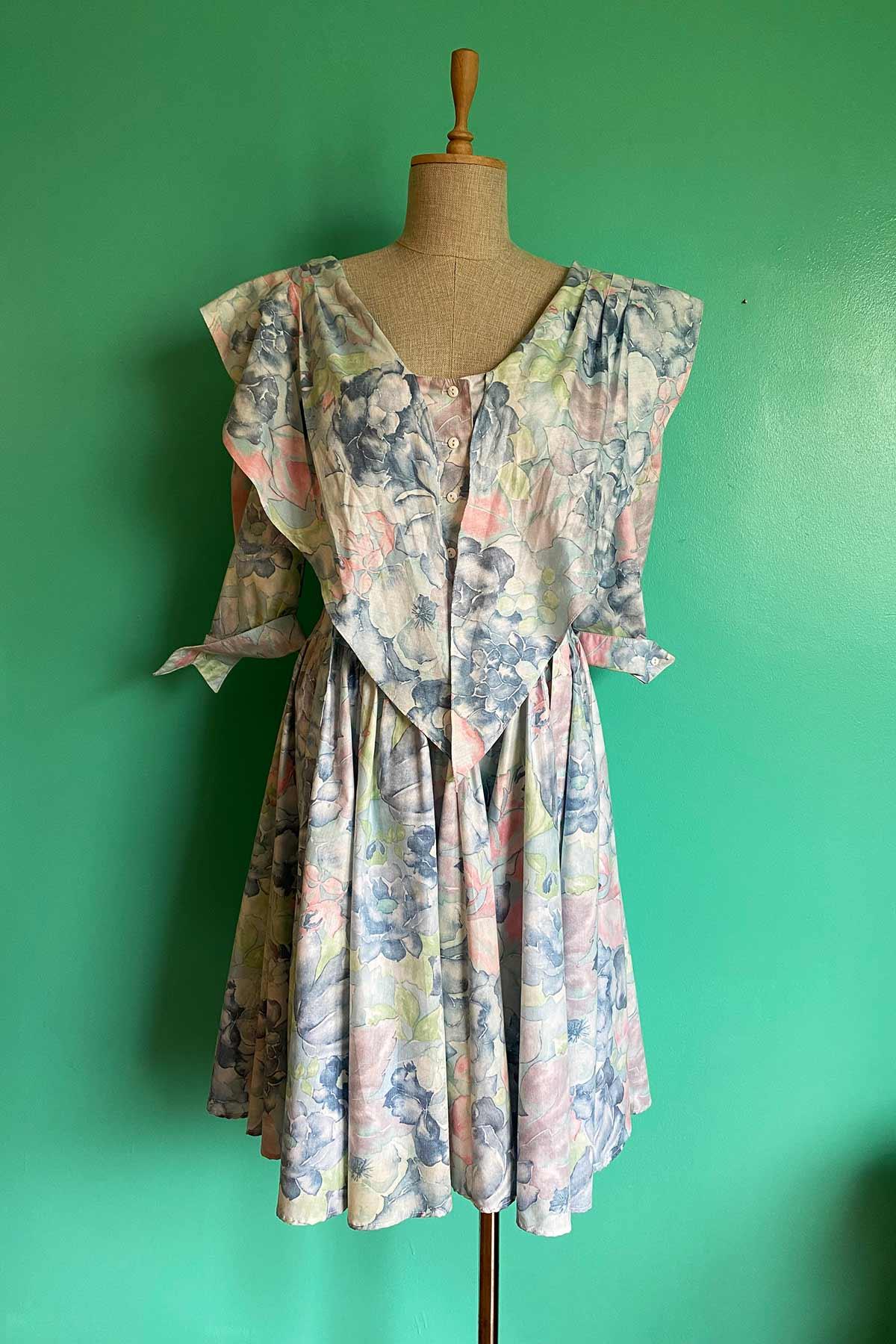 Vintage Maxi Yaka Pileli Elbise