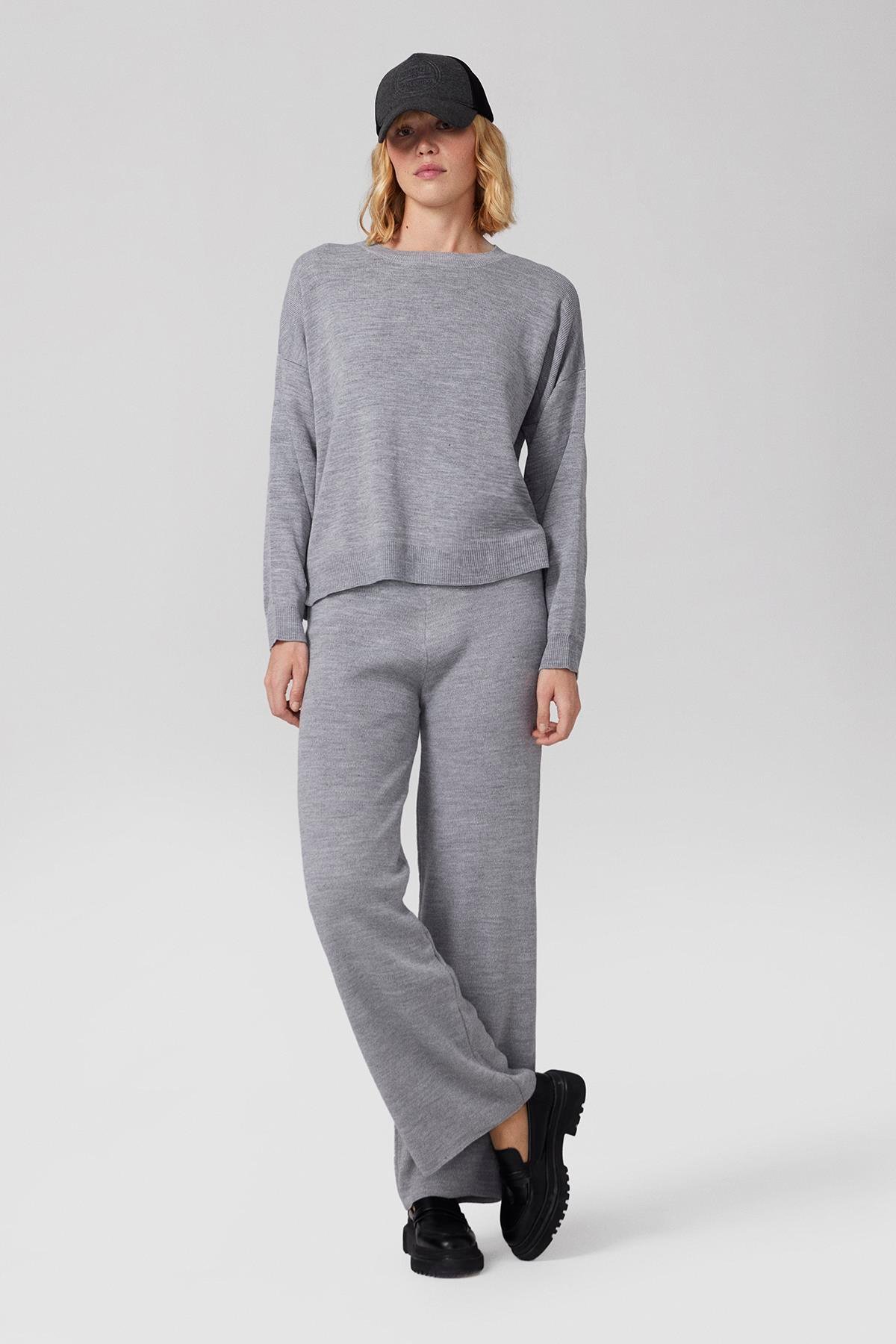 Geniş Kalıp Kazak Bolpaça Pantalon İkili Takım - Gri-15385-Gri
