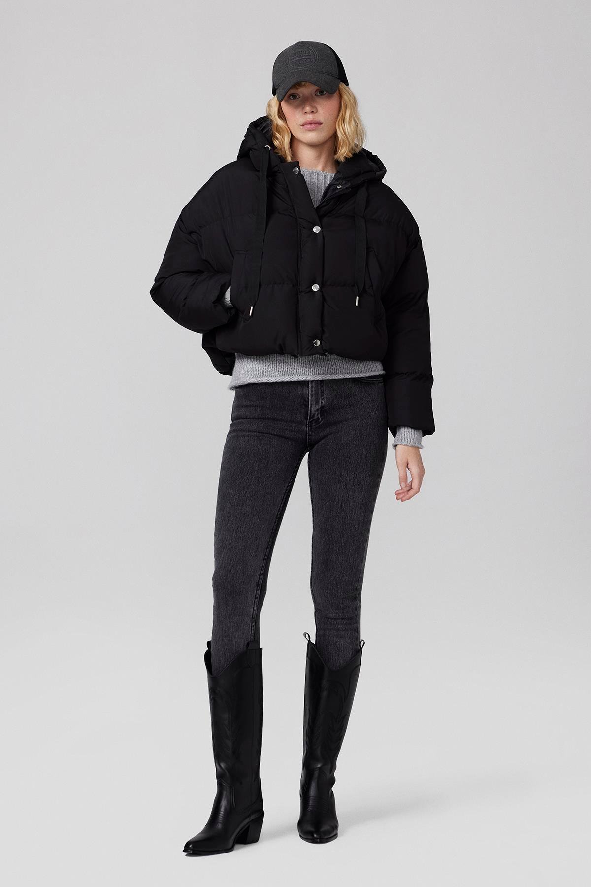 Oversize Etek Ucu Lastikli Kısa Şişme Mont - Siyah-6509-Siyah