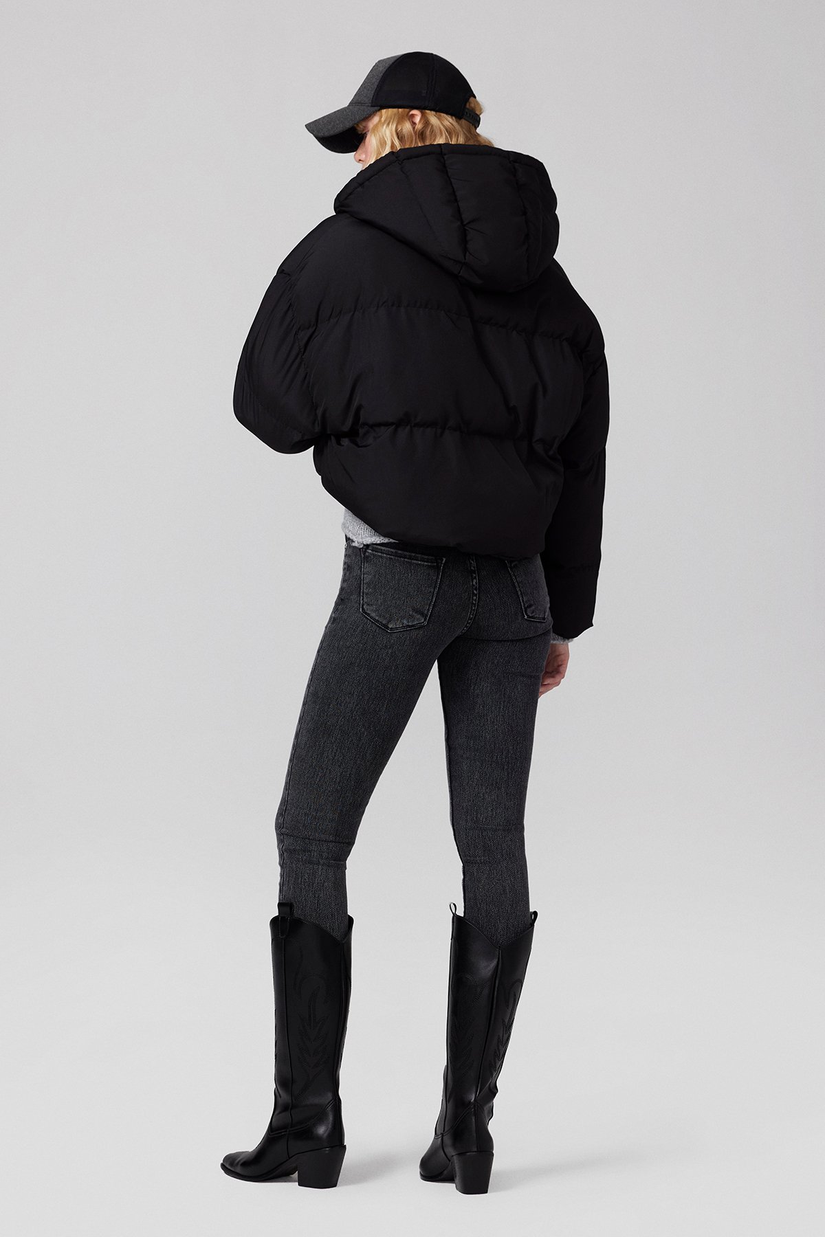Oversize Etek Ucu Lastikli Kısa Şişme Mont - Siyah-6509-Siyah