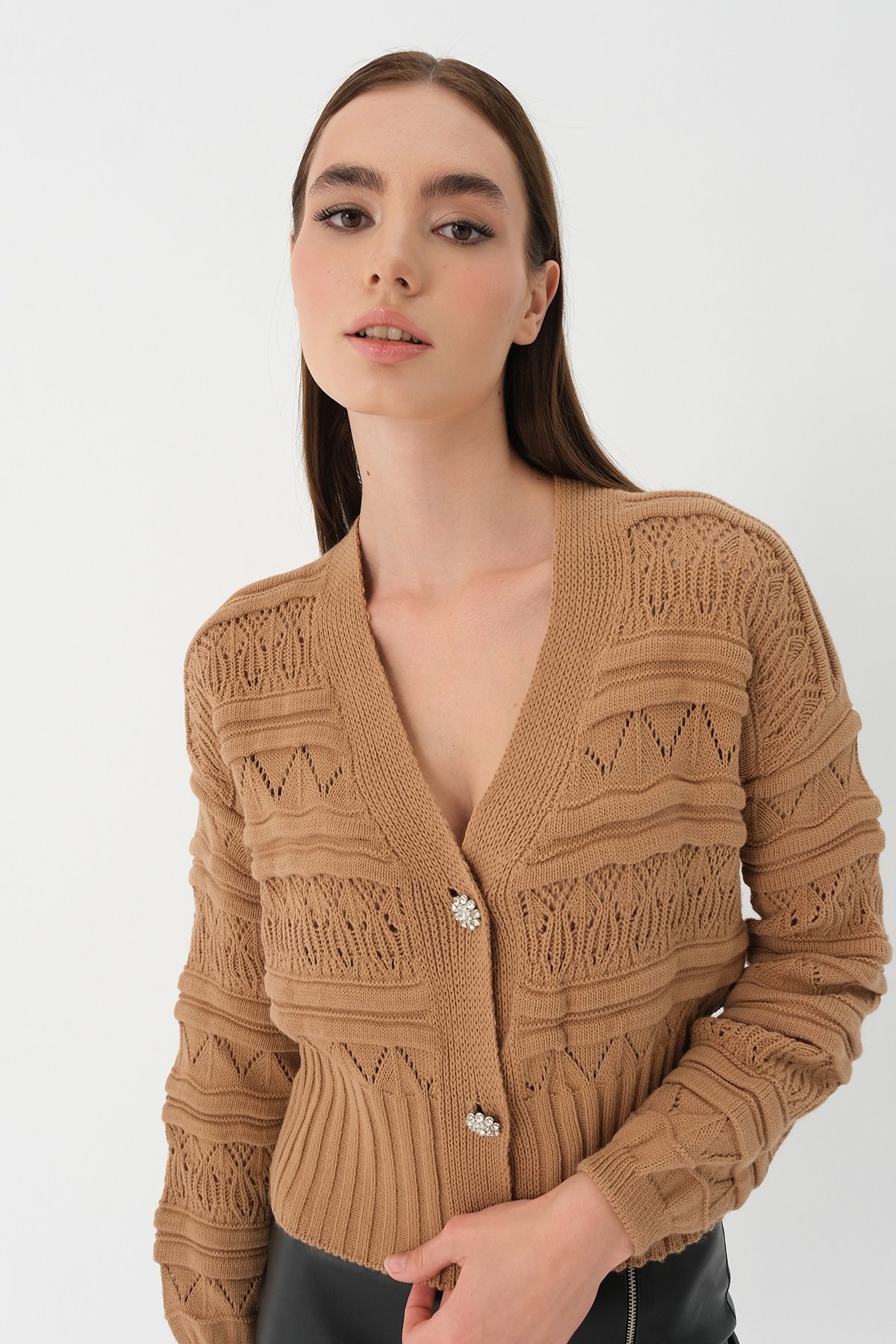 Taşlı Düğmeli Ajurlu Hırka-7174-Siyah