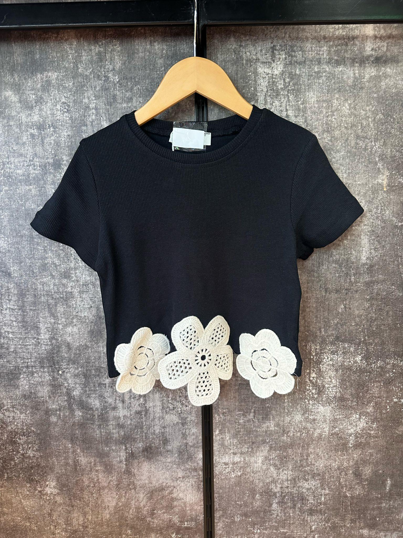 Siyah Çiçek TshirtÇOCUKCABUTİK