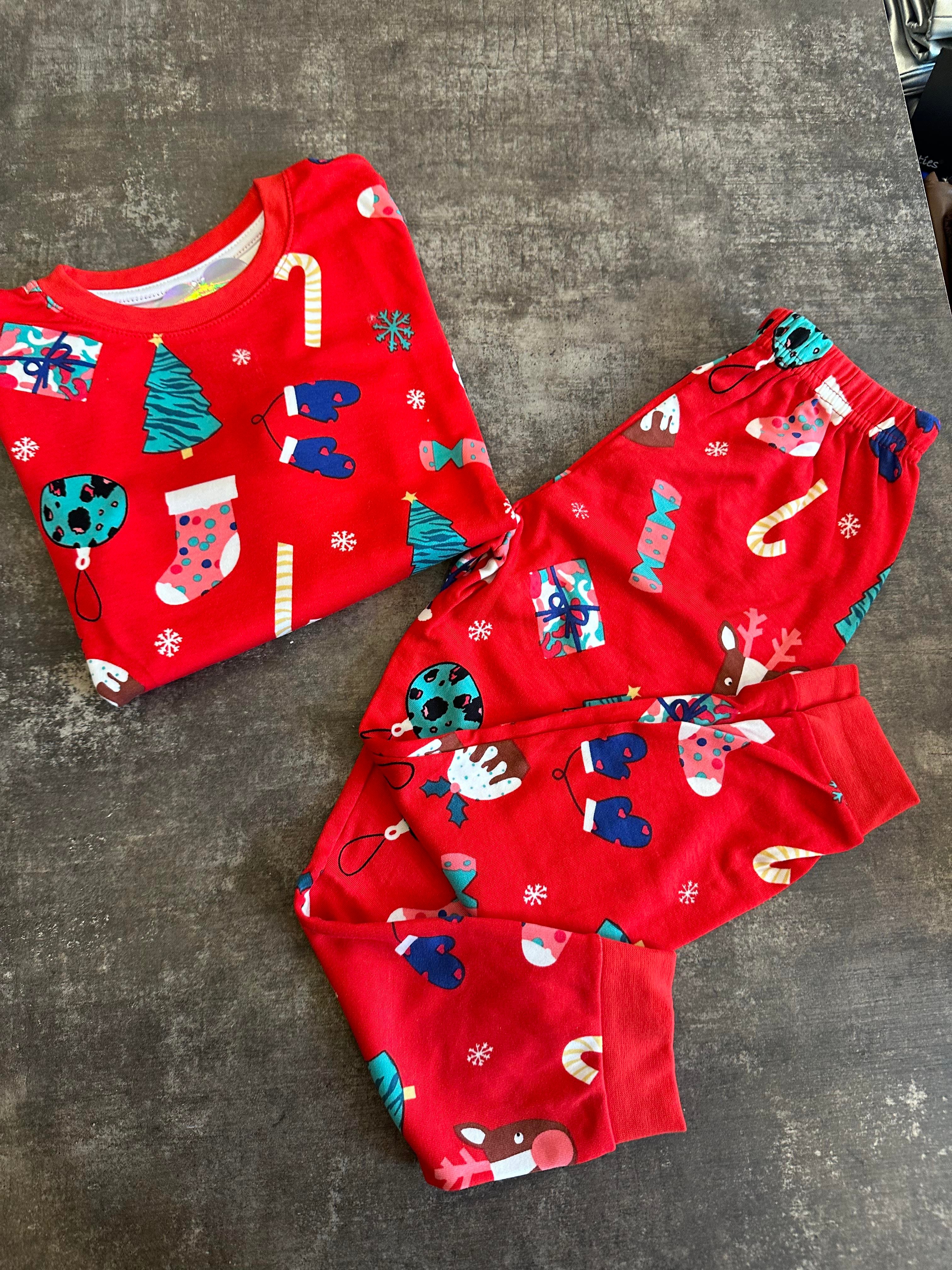 Yeni Yıl Unisex Pijama TakımıÇOCUKCABUTİK