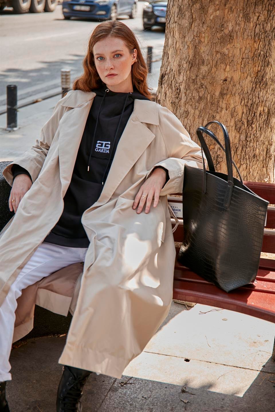 Bej Oversize Desenli Astar Detaylı Kemerli Trençkot