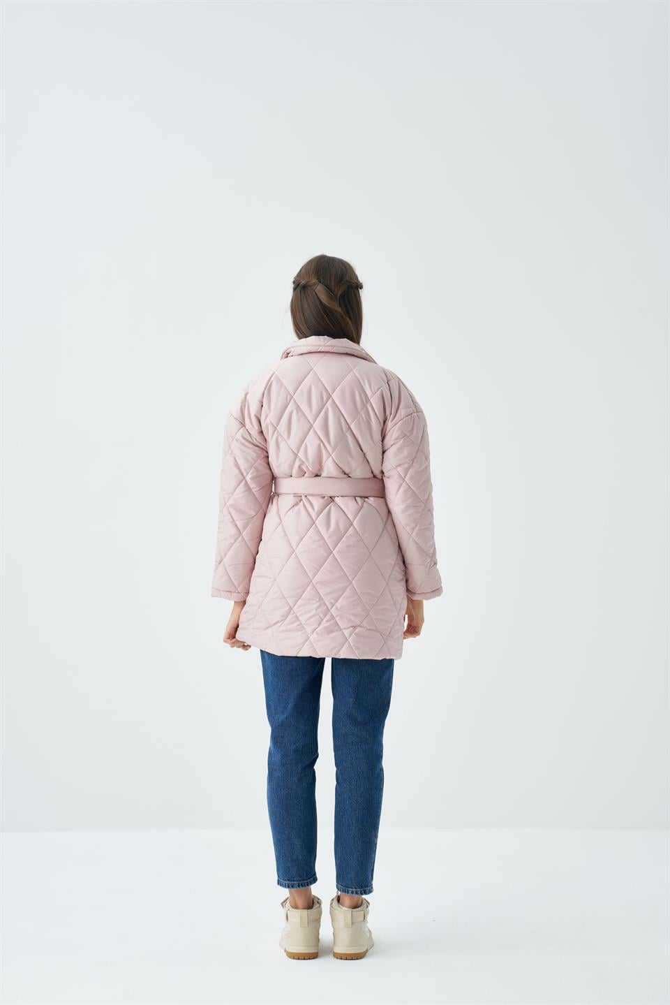 PEMBE KAPİTONE CEPLİ KEMERLİ KADIN MONT