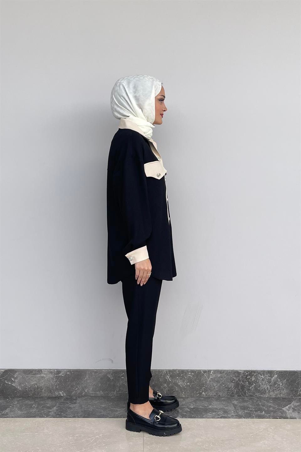 Siyah Garnili Düğme Detaylı Oversize Gömlek