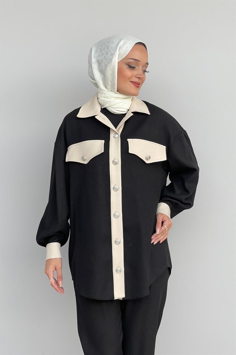 Siyah Garnili Düğme Detaylı Oversize Gömlek