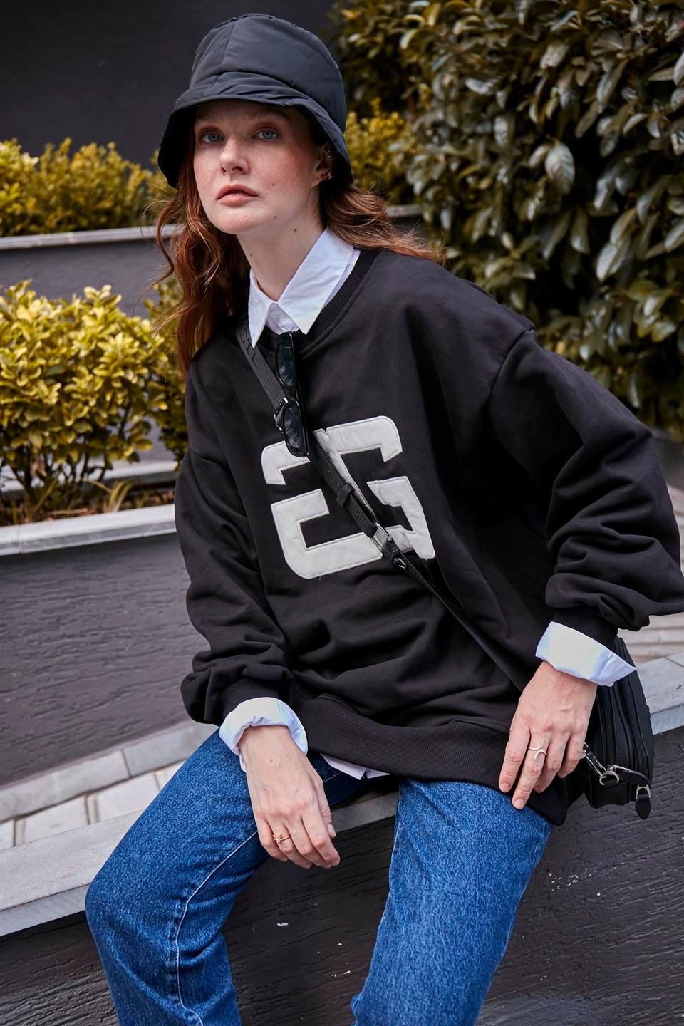 Siyah Nakışlı Garzia Sweatshirt
