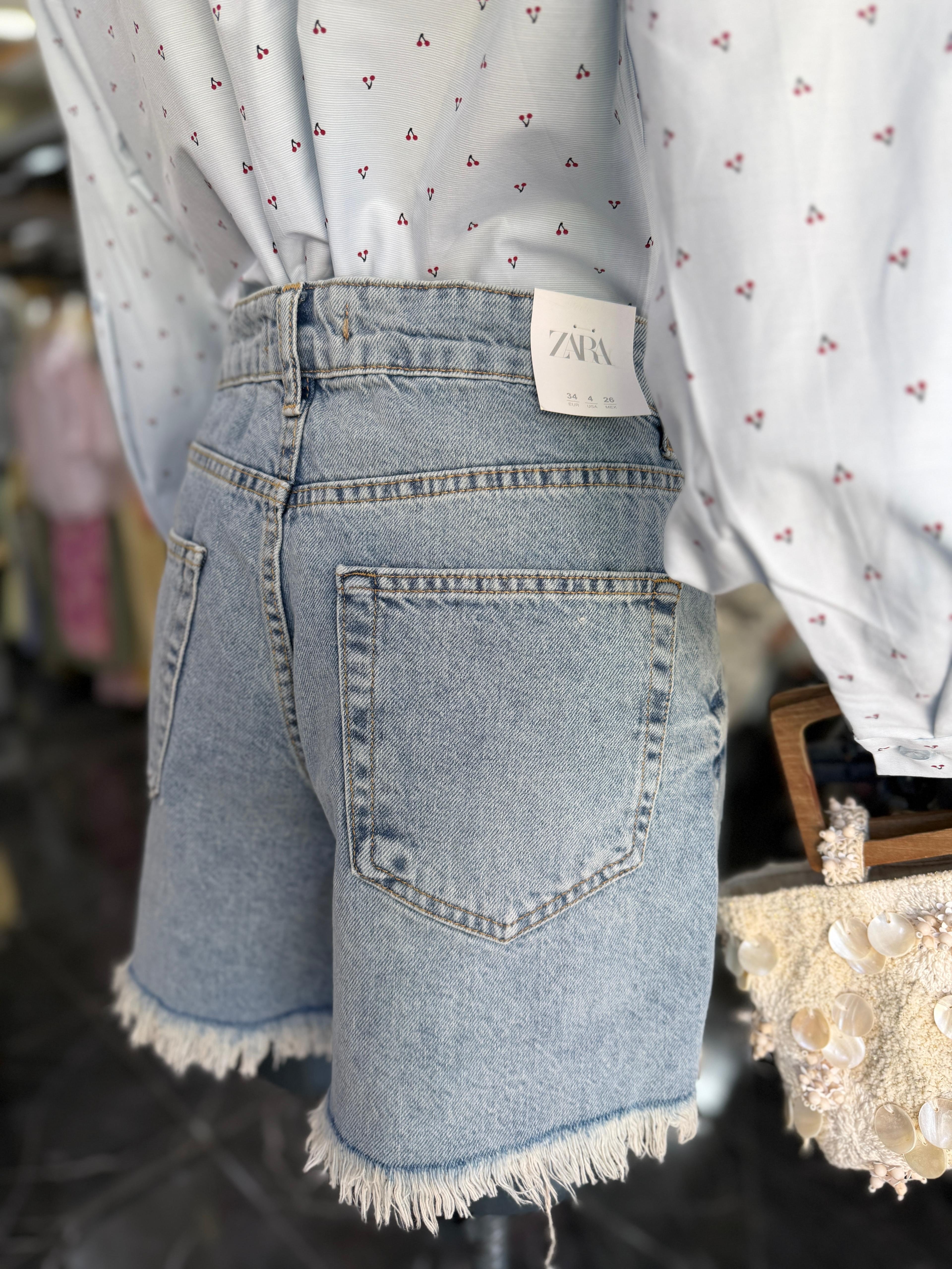 Açık Mavi Kesik Uçlu Paça Jean Şort