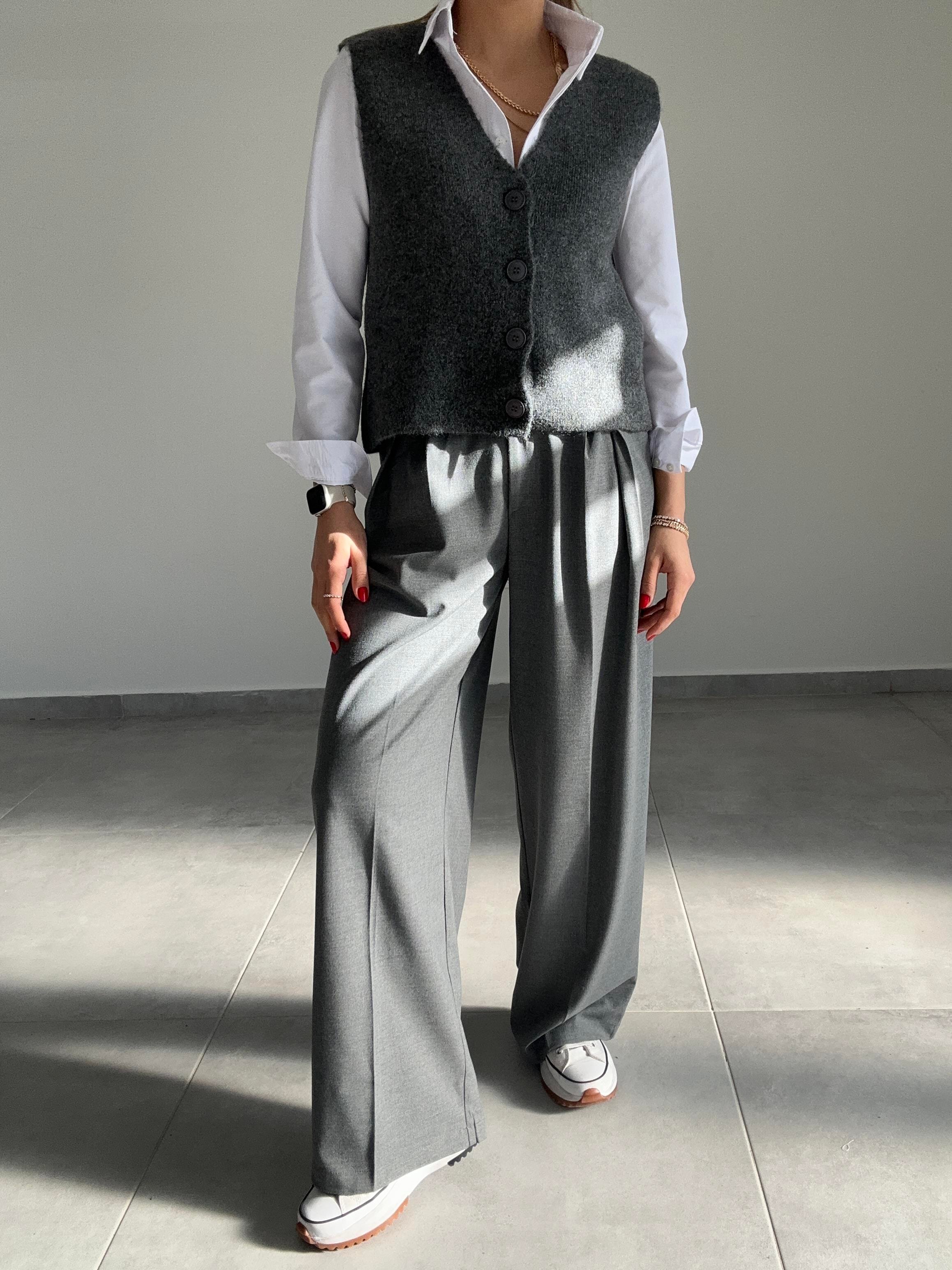 Antrasit Düğmeli Triko Yelek