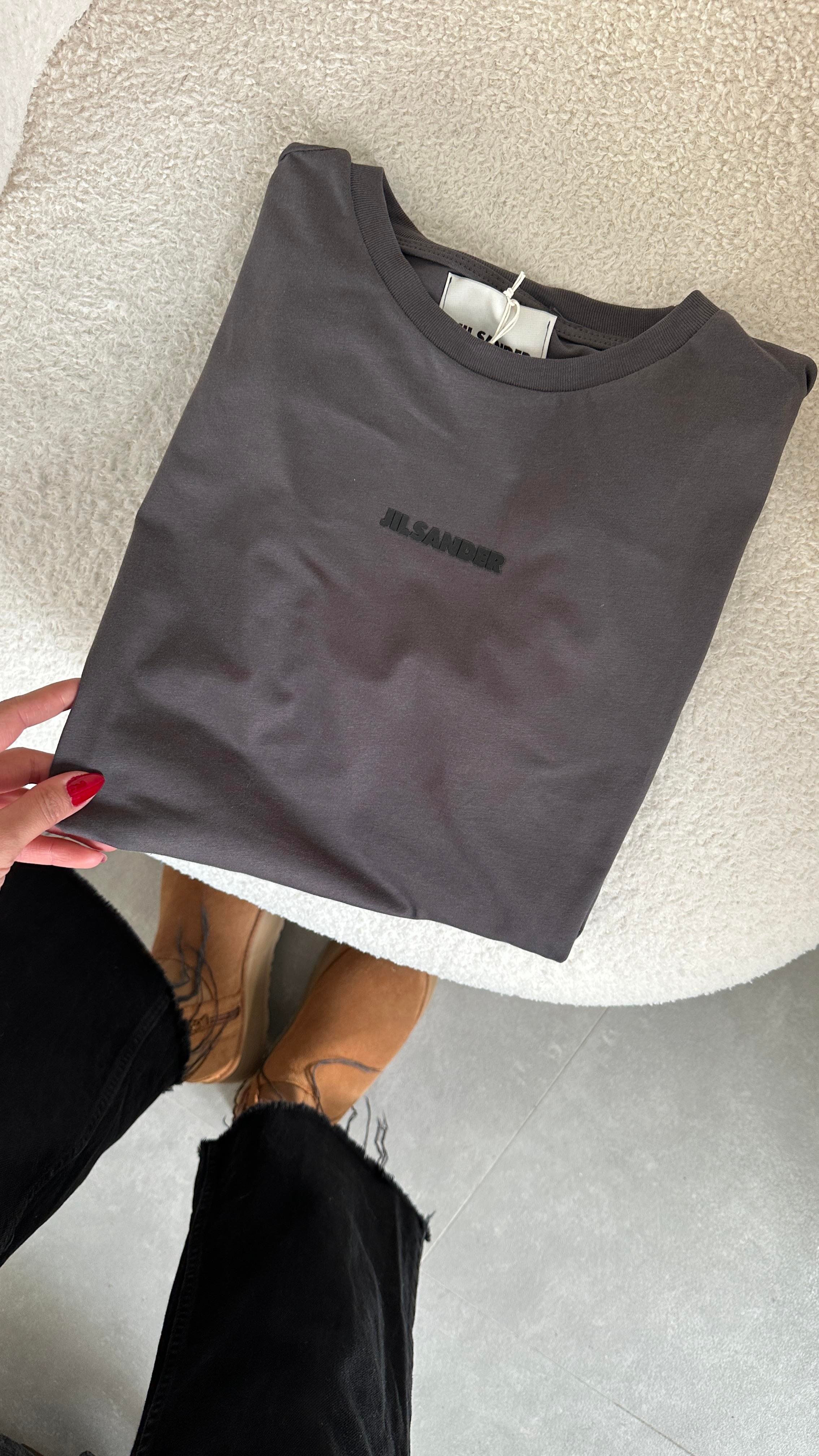 Antrasit Yazılı Basic Tişört