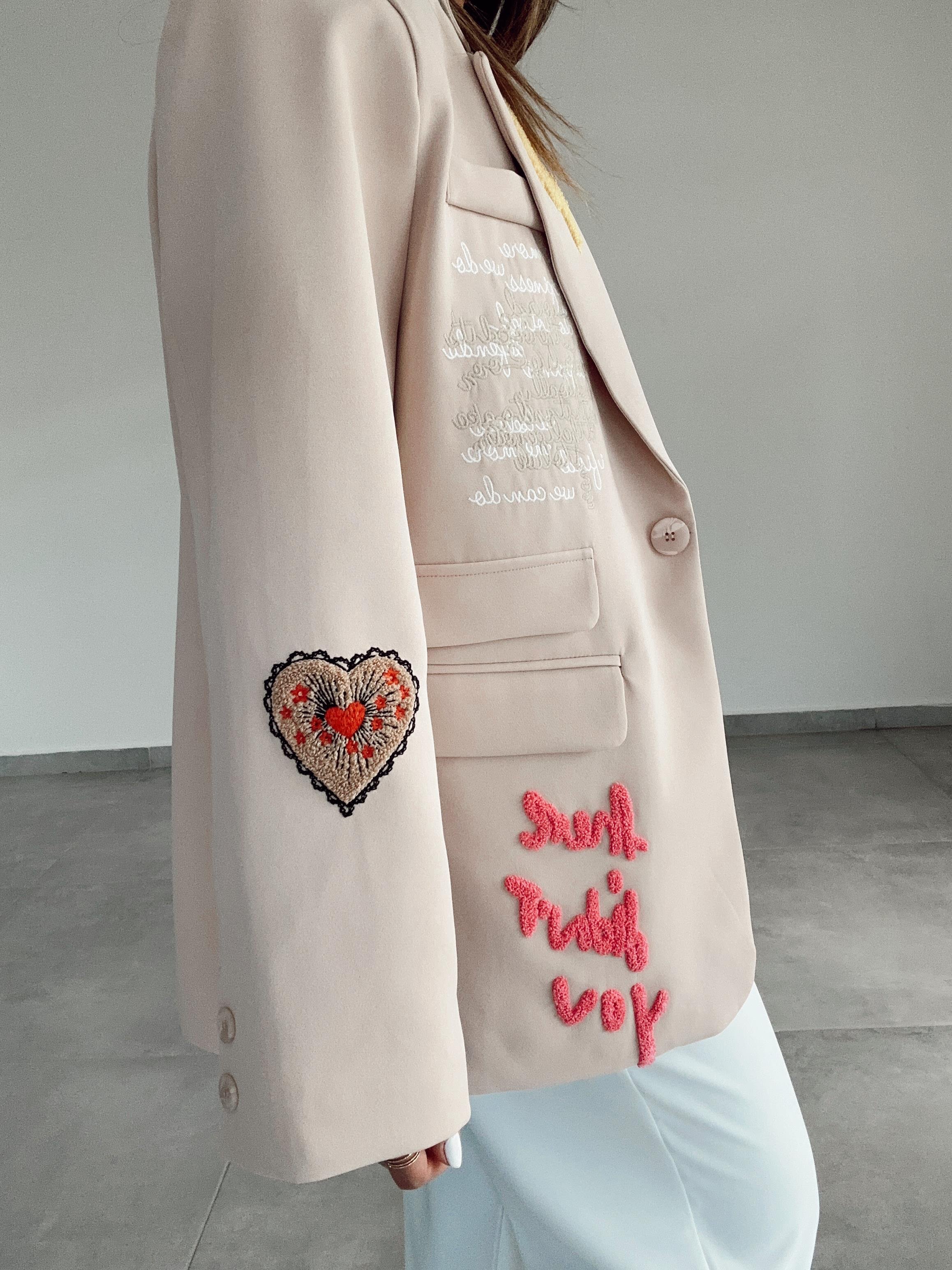 Bej İşlemeli Tasarım Blazer Ceket