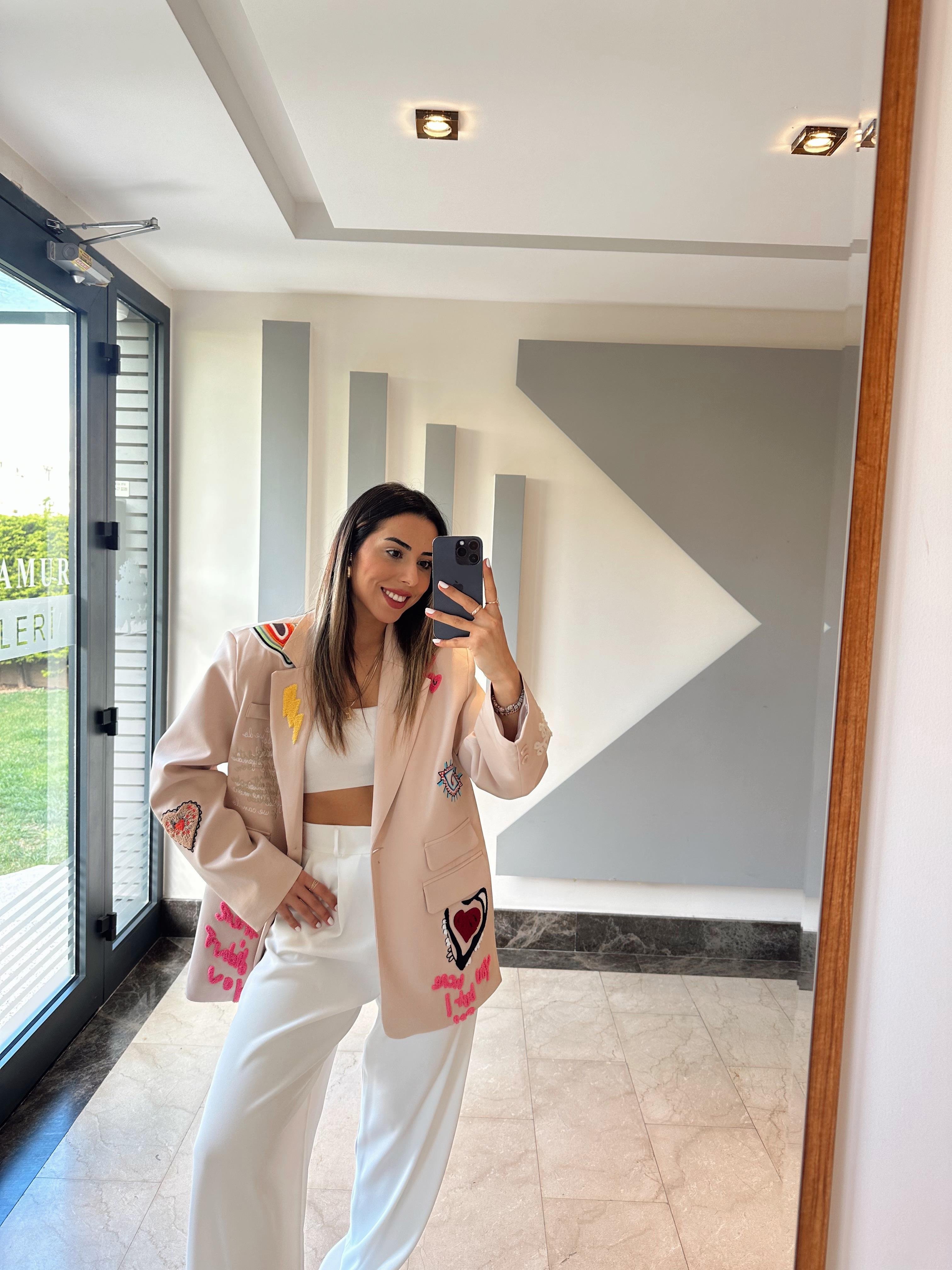 Bej İşlemeli Tasarım Blazer Ceket