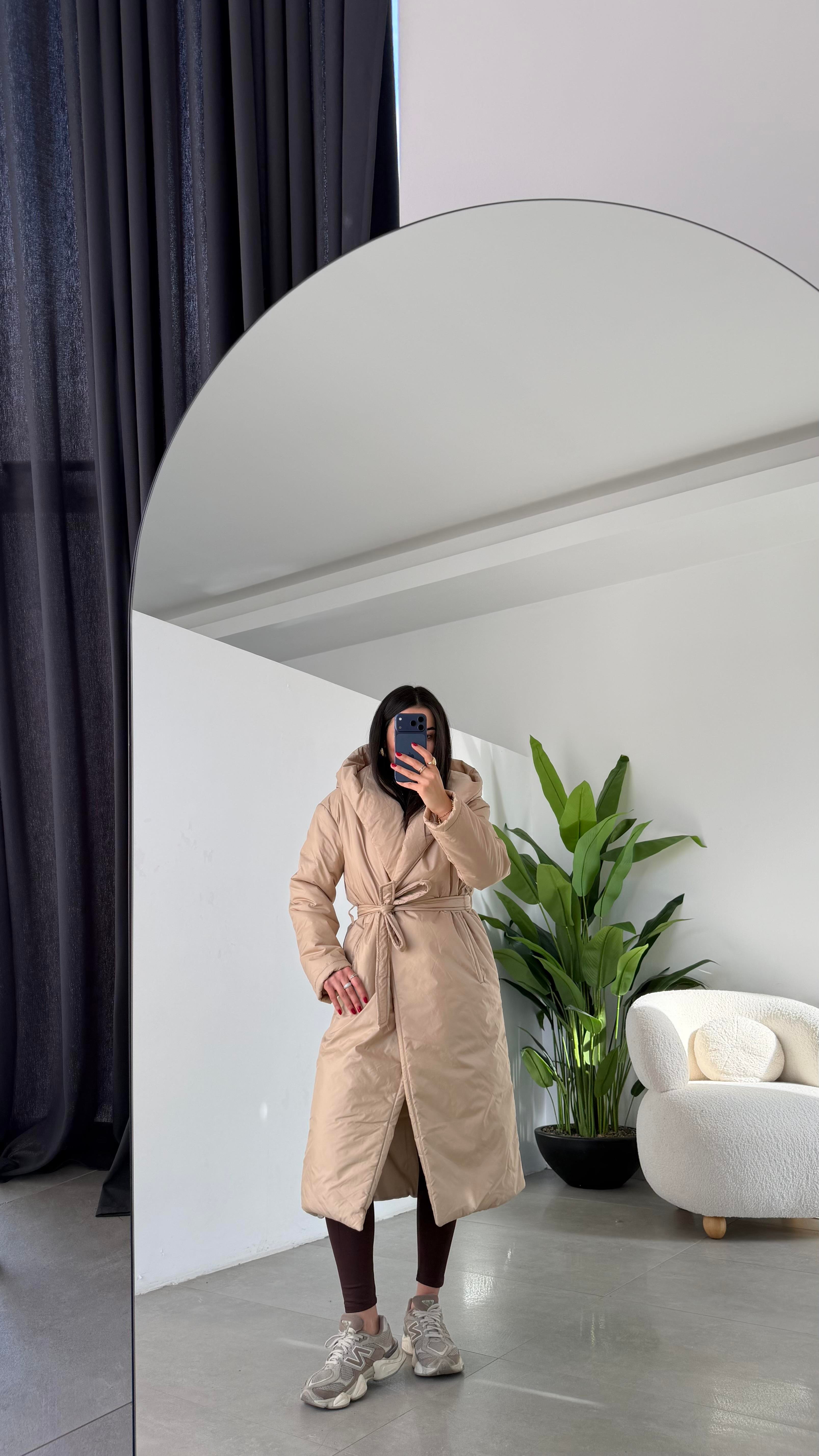 Bej Kapüşonlu Elyaflı Uzun Mont