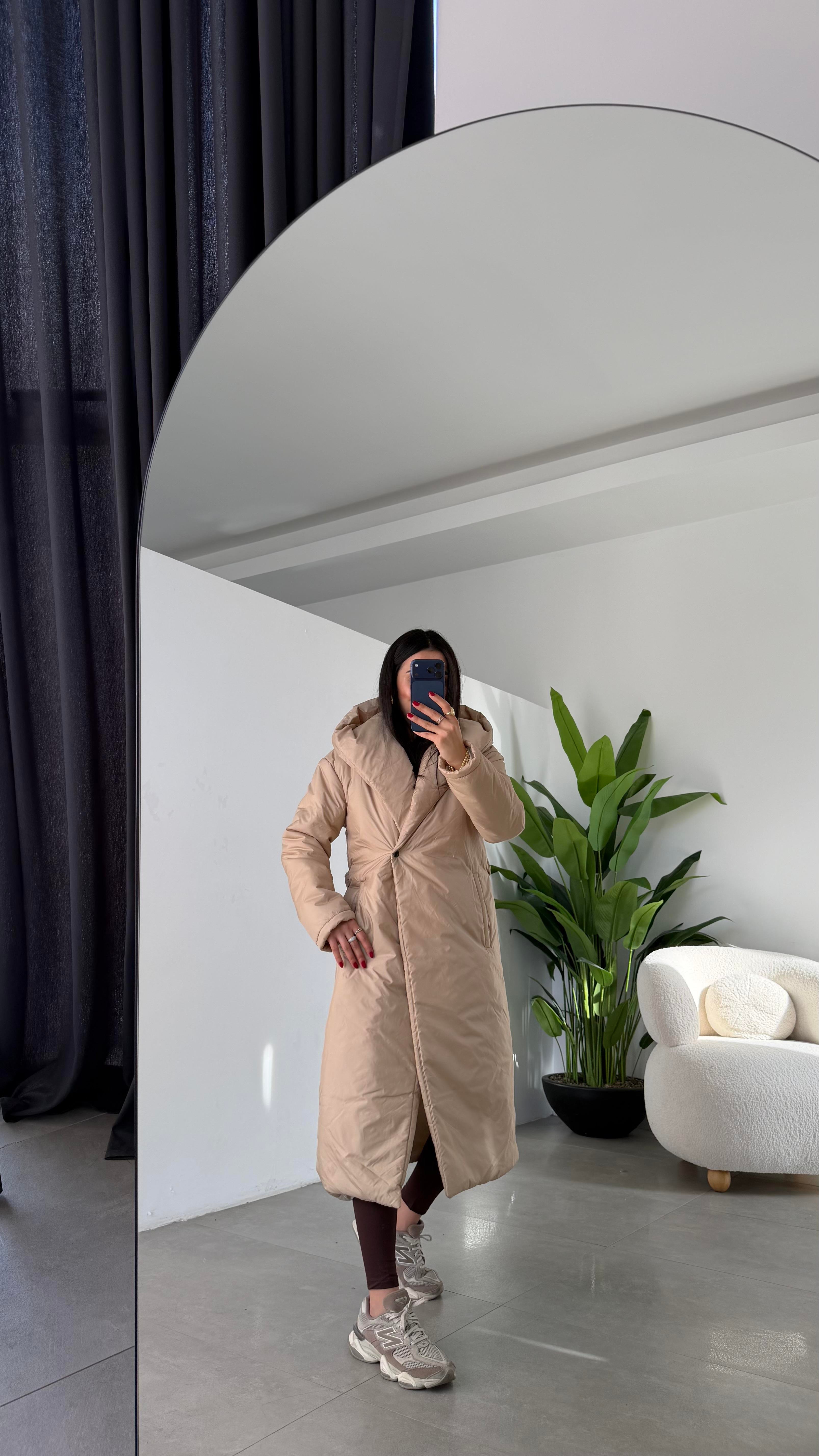 Bej Kapüşonlu Elyaflı Uzun Mont