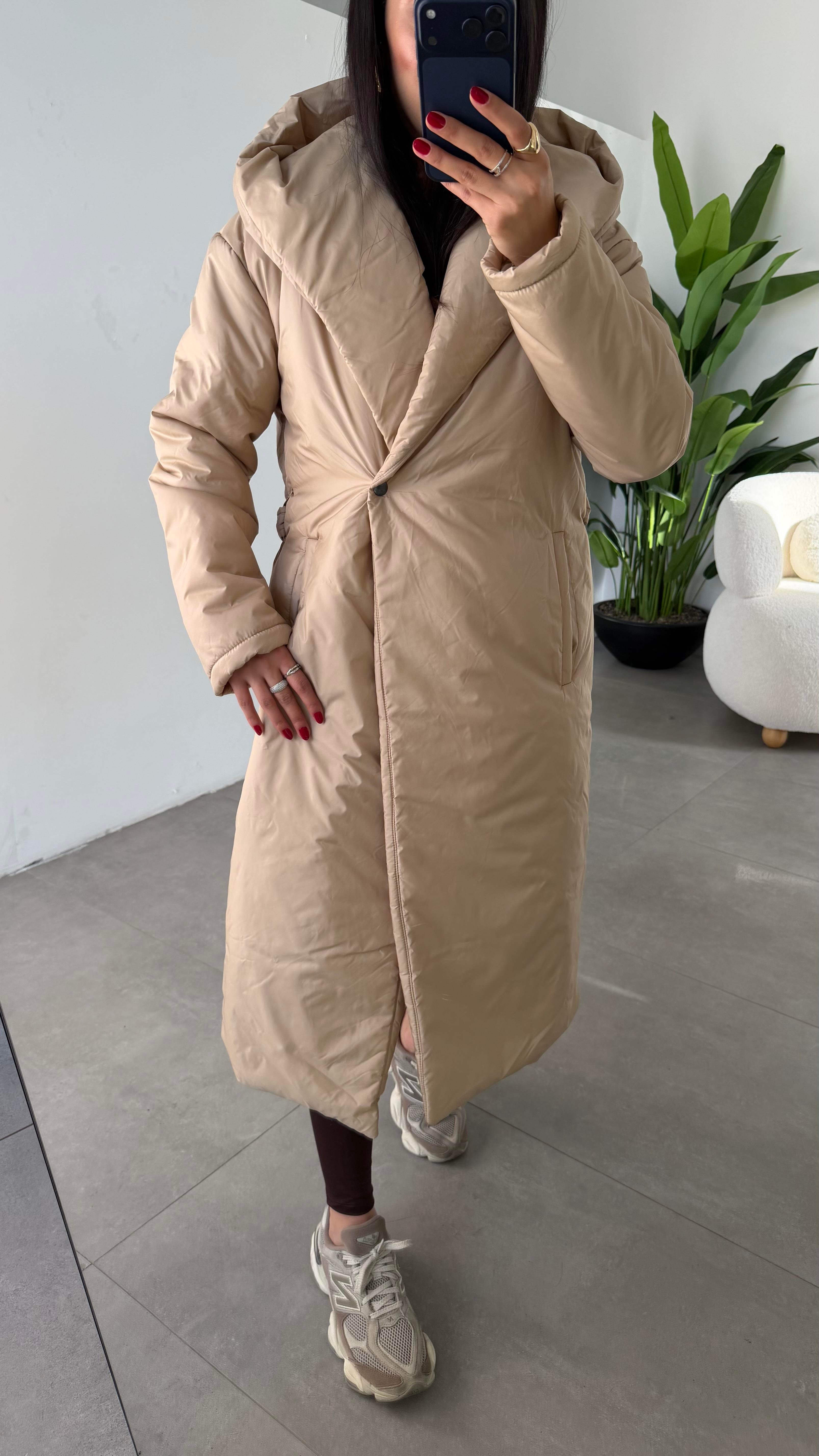 Bej Kapüşonlu Elyaflı Uzun Mont