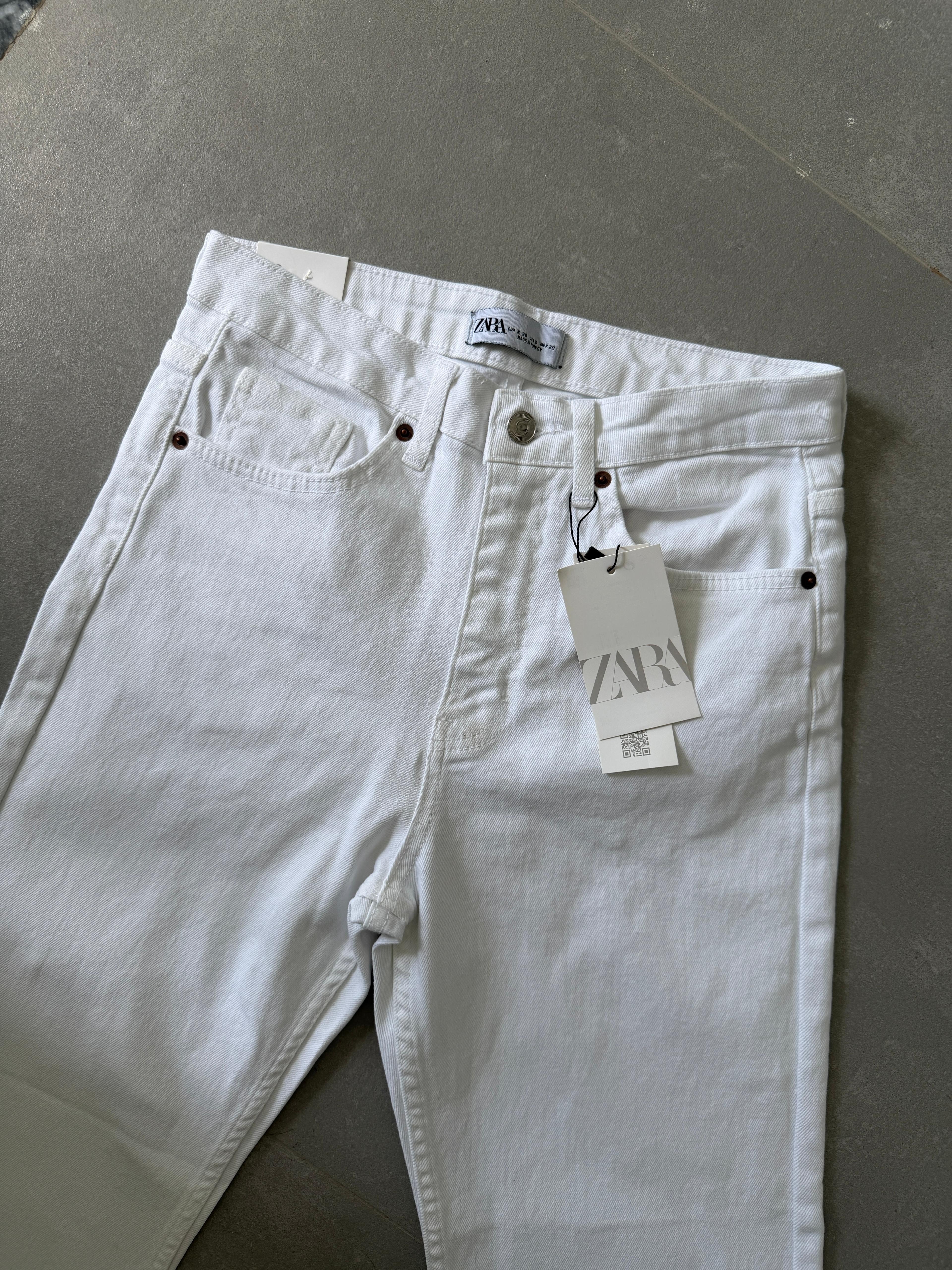 Beyaz Boyfit Kesik Paça Jean