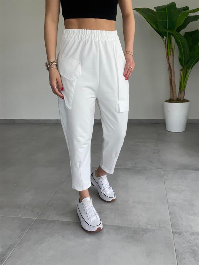 Beyaz Cepli Eşofman