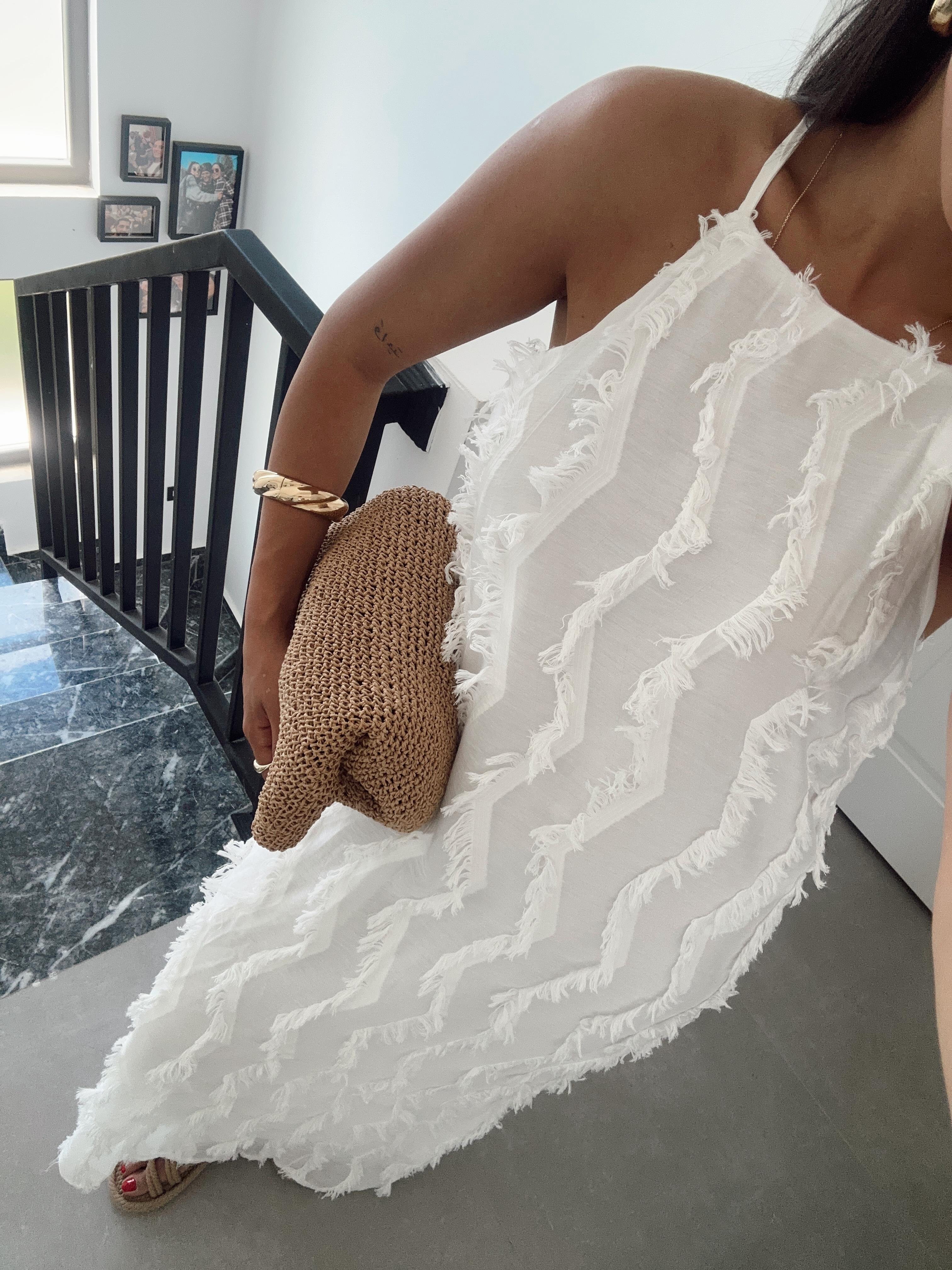 Beyaz Jakarlı Elbise