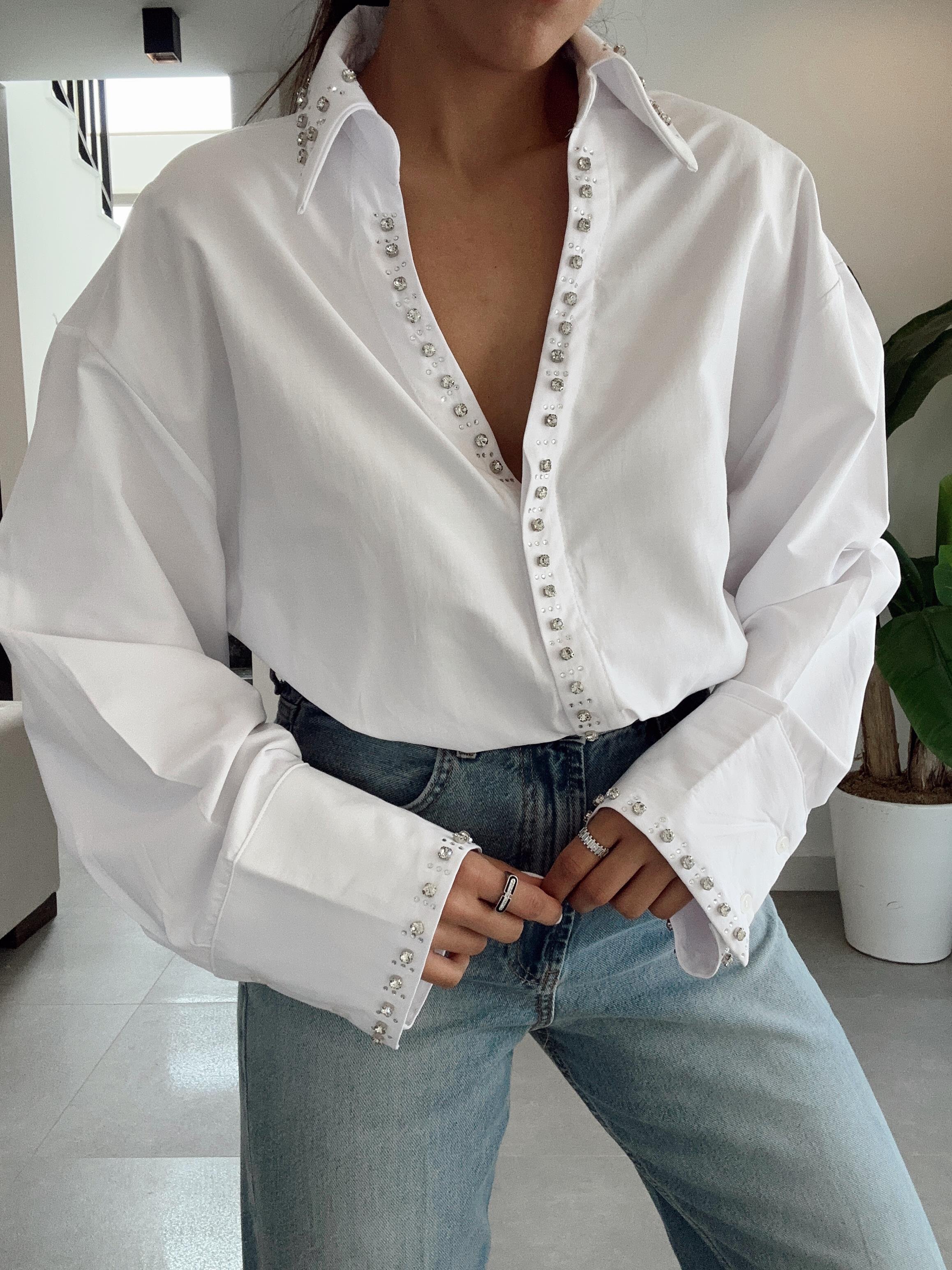 Beyaz Taş Detaylı Poplin Gömlek