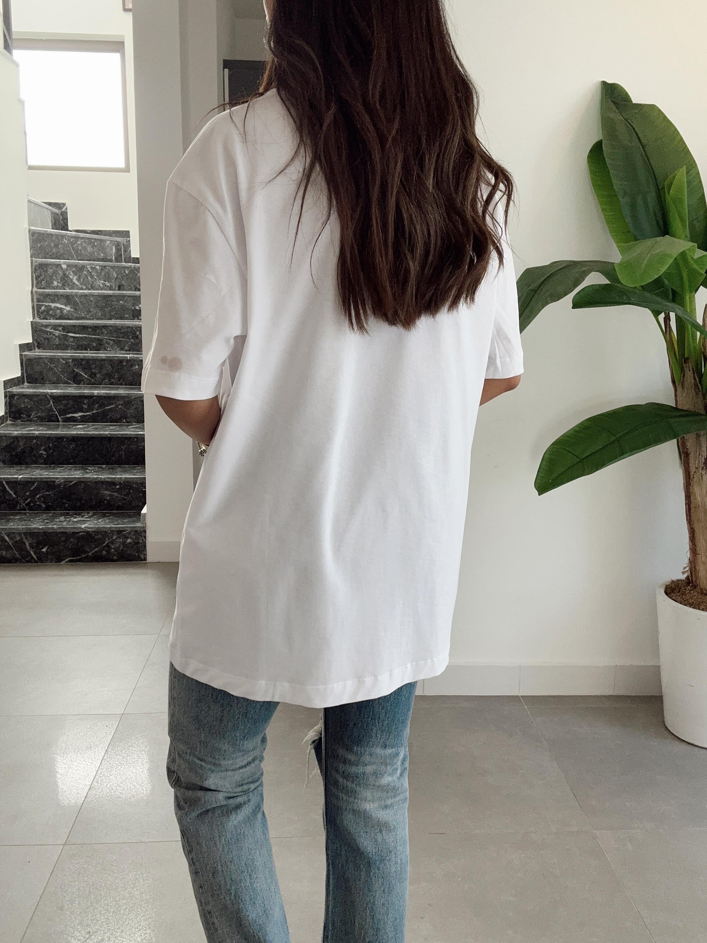 Beyaz V Yaka Oversize Tshirt