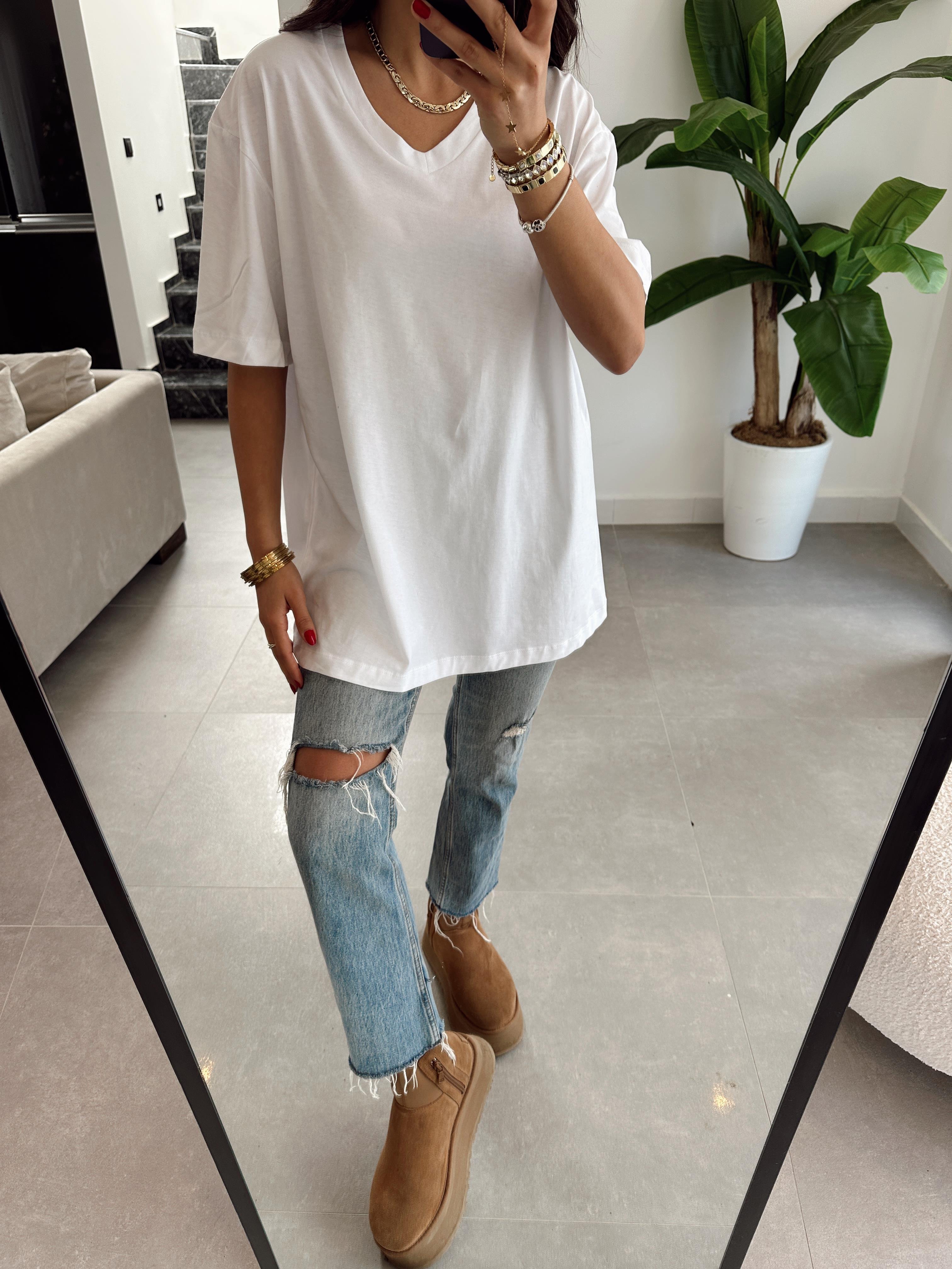 Beyaz V Yaka Oversize Tshirt