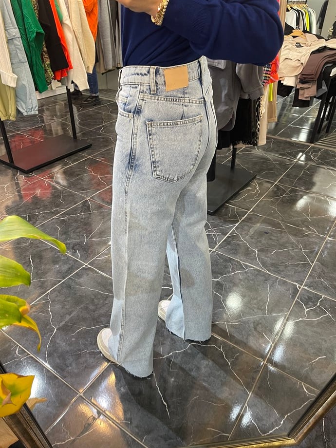 Boru Paça Açık Mavi Jean
