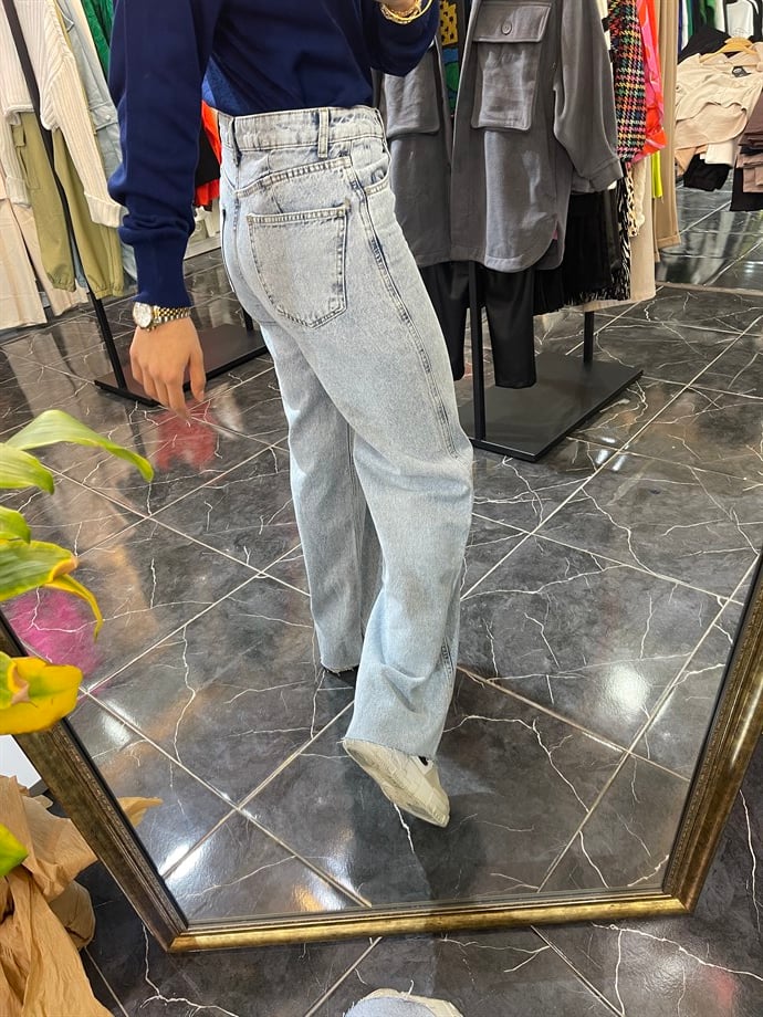 Boru Paça Açık Mavi Jean