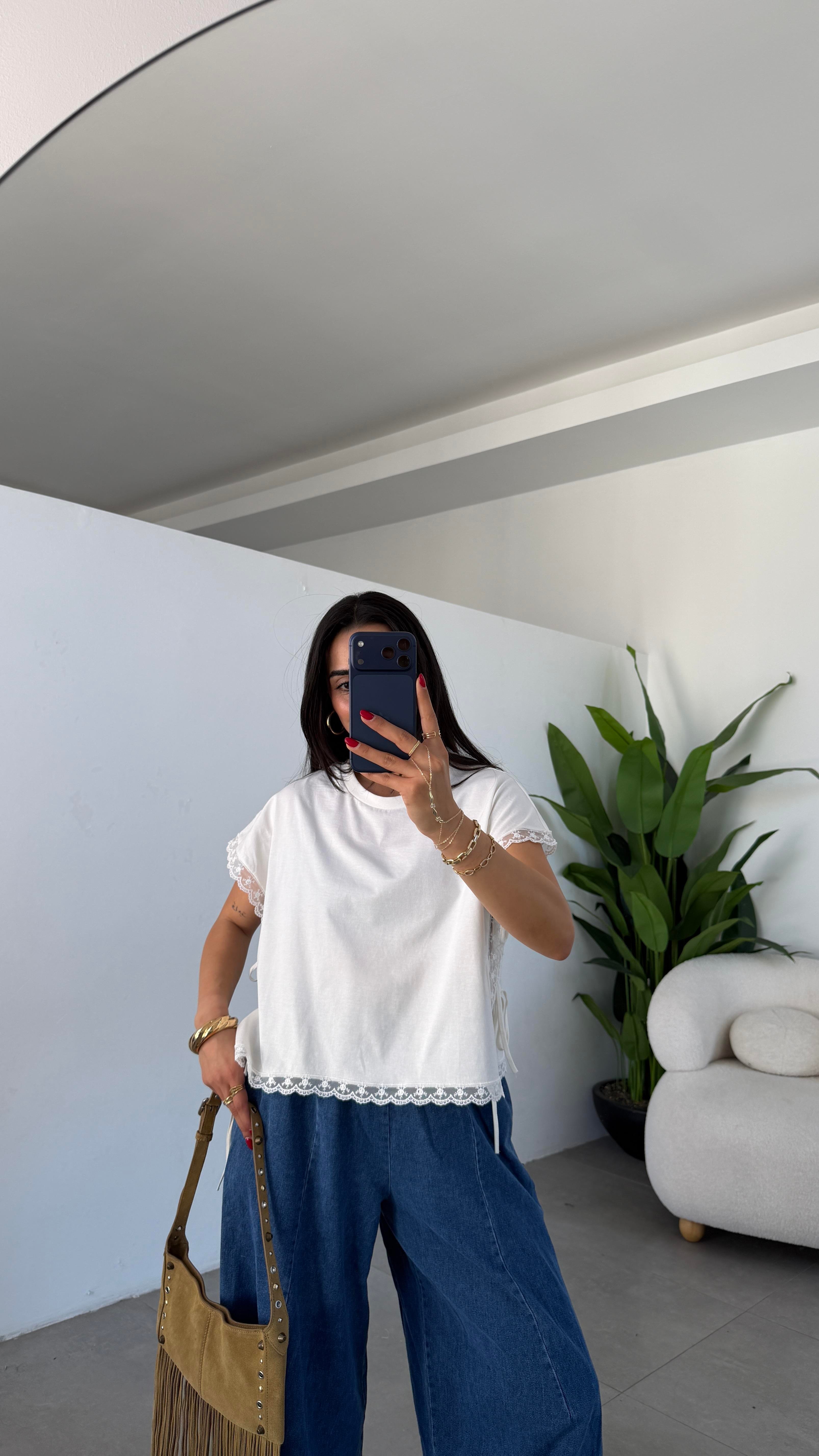 Ekru Dantel Detaylı Pamuklu Tshirt